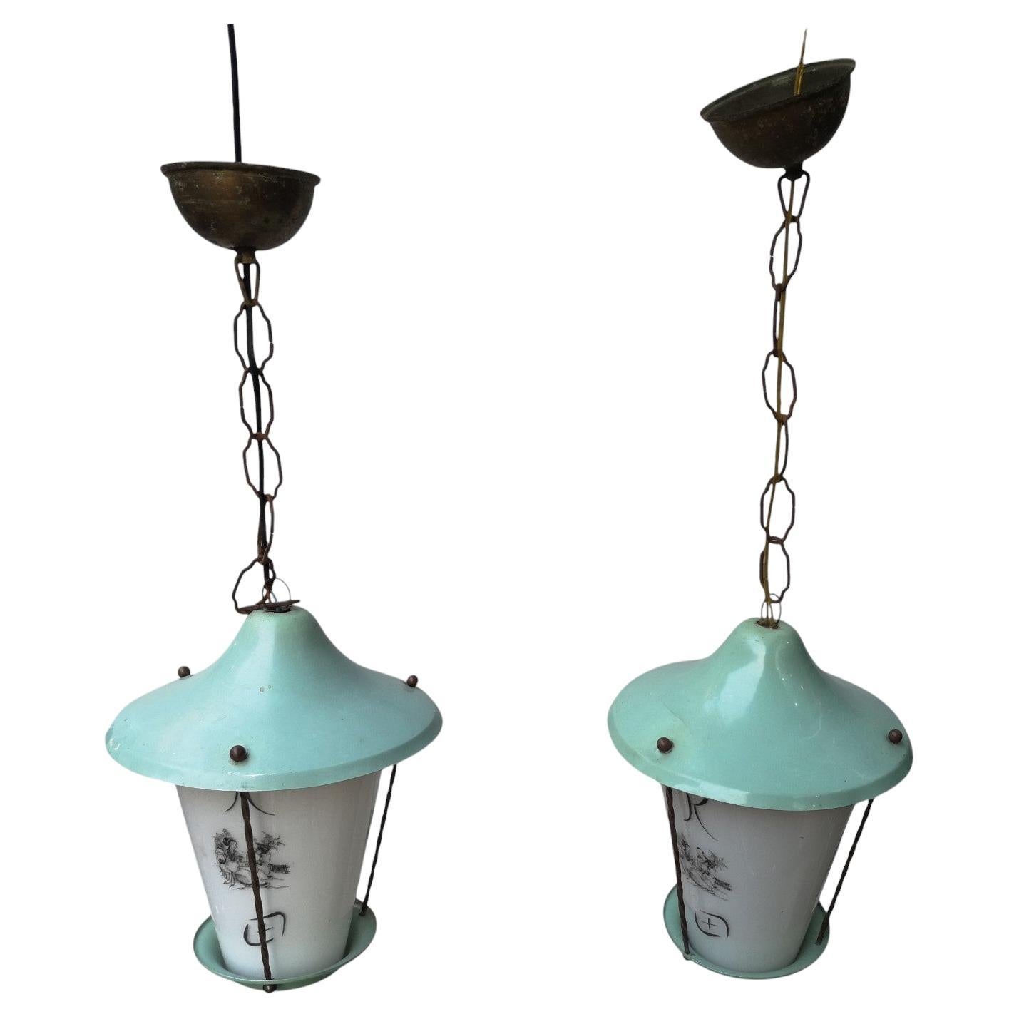 Paire de lanternes italiennes en verre opalin et laiton années 1950