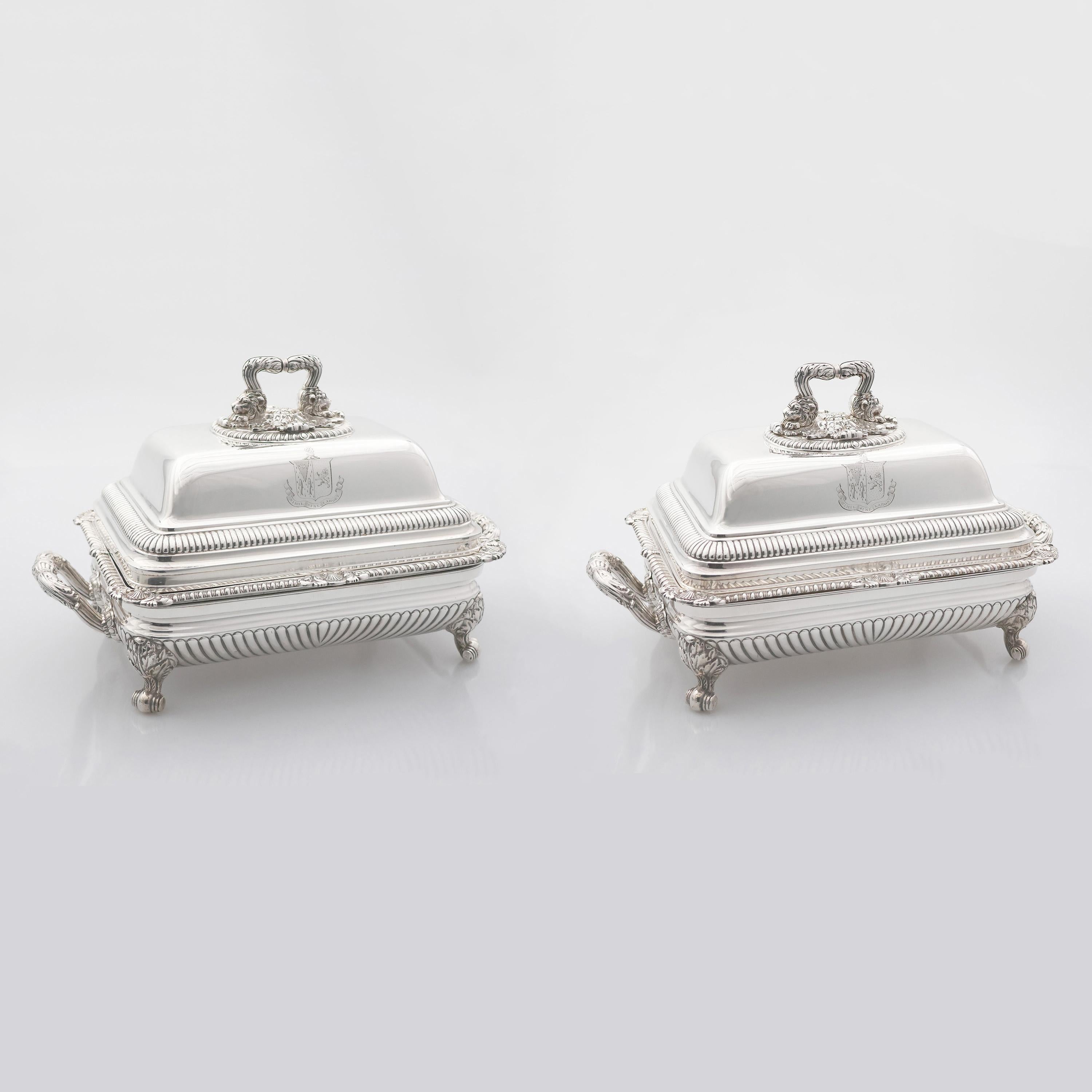Pareja de platos y tapas de legumbres en plata Jorge III, Paul Storr, 1817 en venta 2