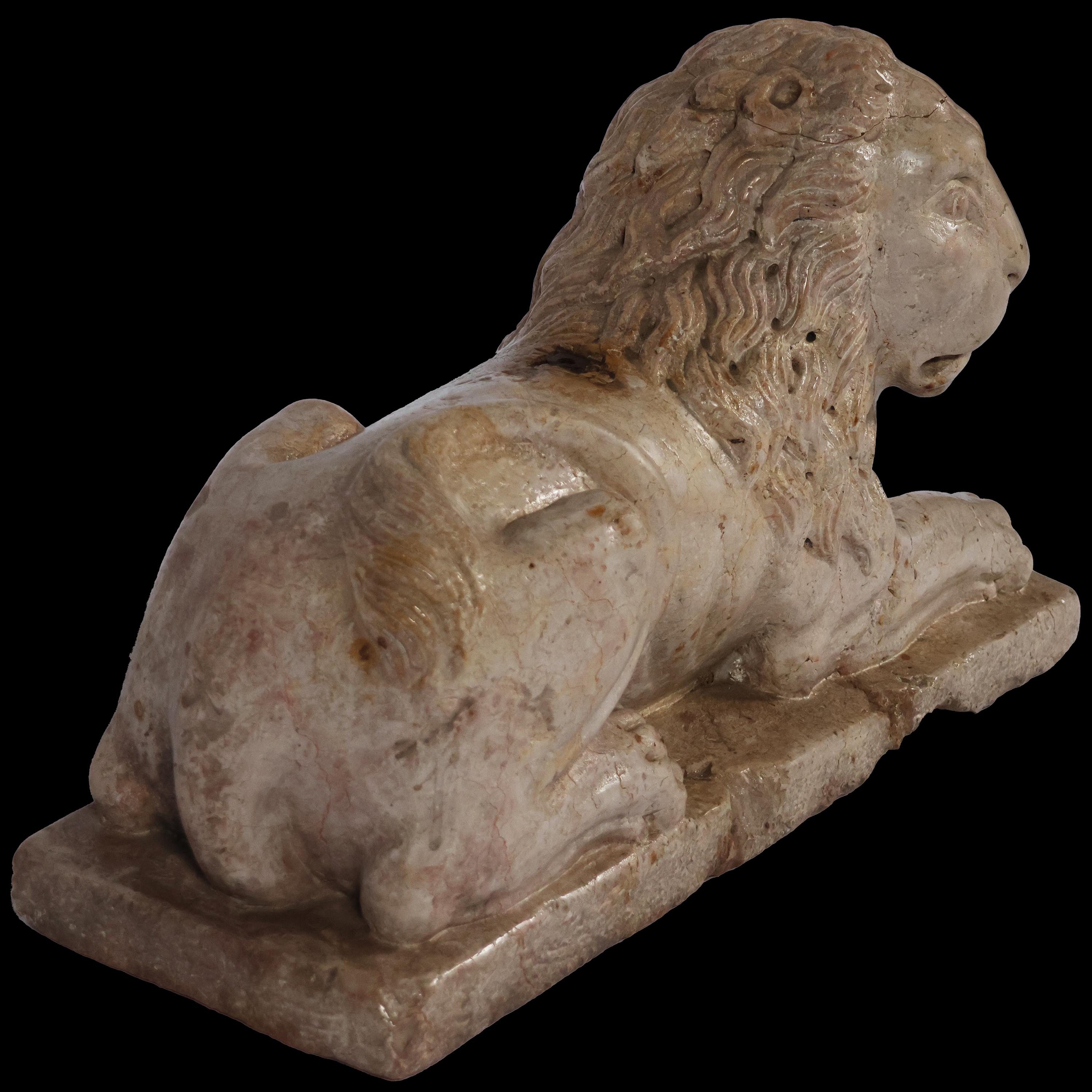 Pair of stylophoric lions in yellow marble from verona, northern Italy, 16th-17th centol For Sale 5