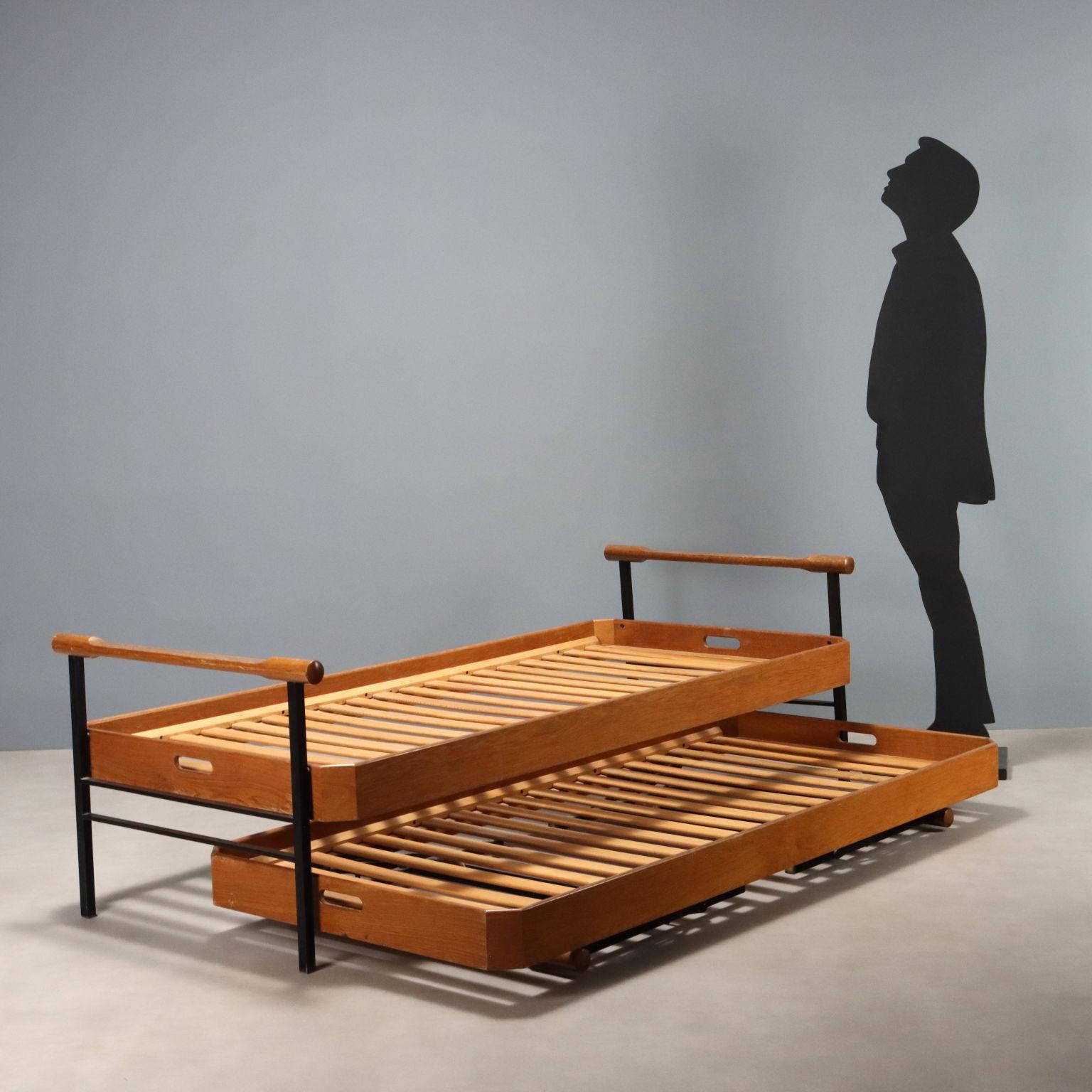 Mid-Century Modern Paire de lits 'L75' par Osvaldo Borsani pour Tecno 1960s-70s en vente