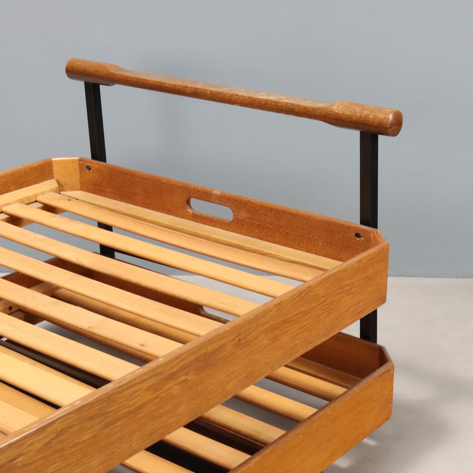 Métal Paire de lits 'L75' par Osvaldo Borsani pour Tecno 1960s-70s en vente