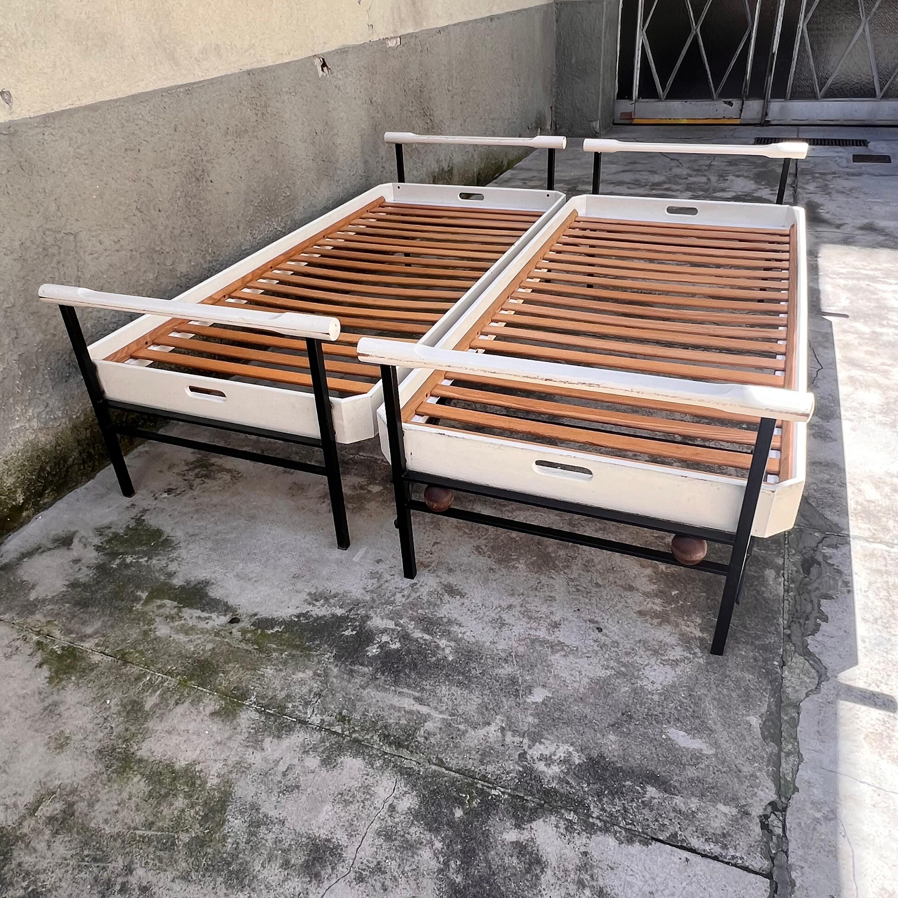 Coppia di letti sovrapposti 