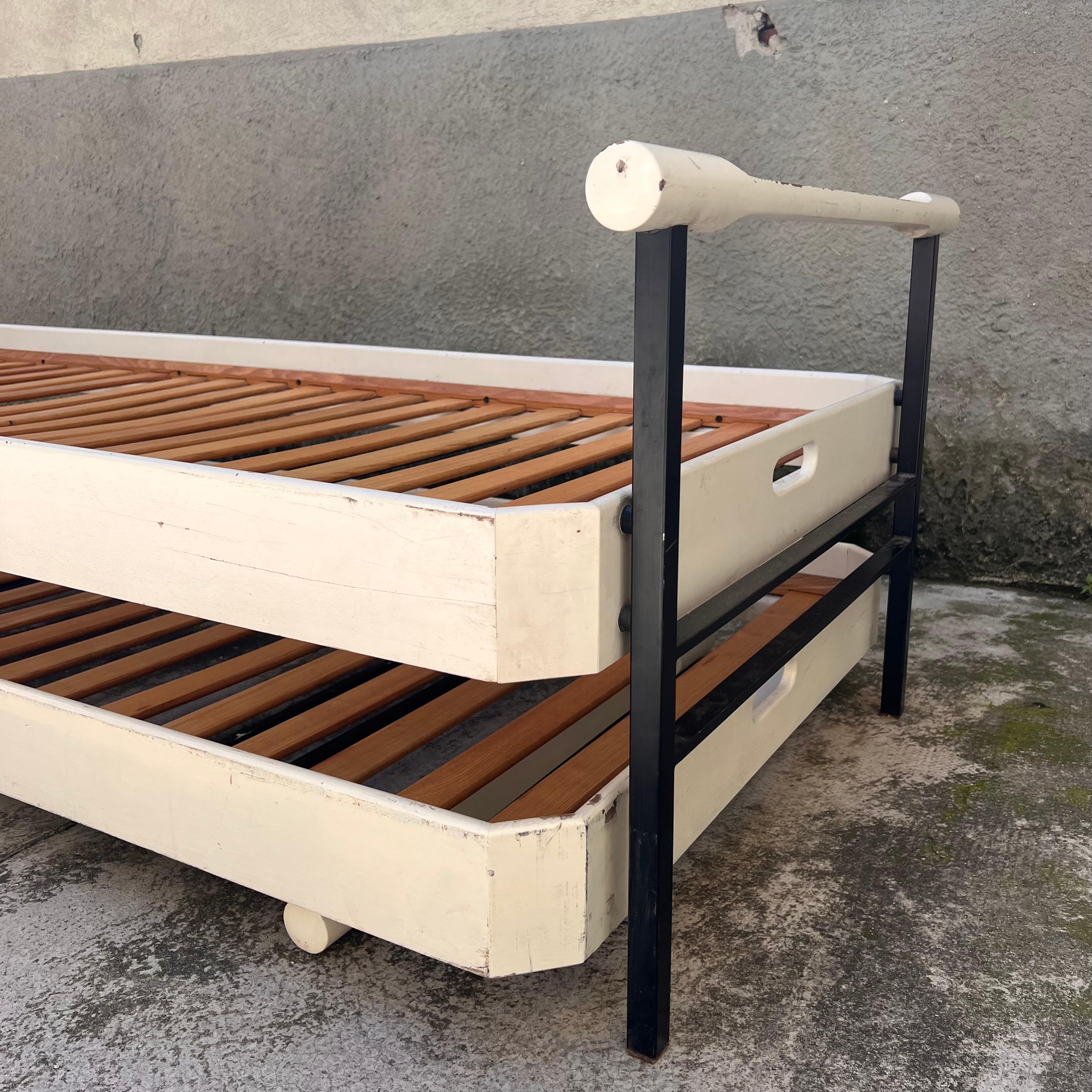 Coppia di letti sovrapposti 