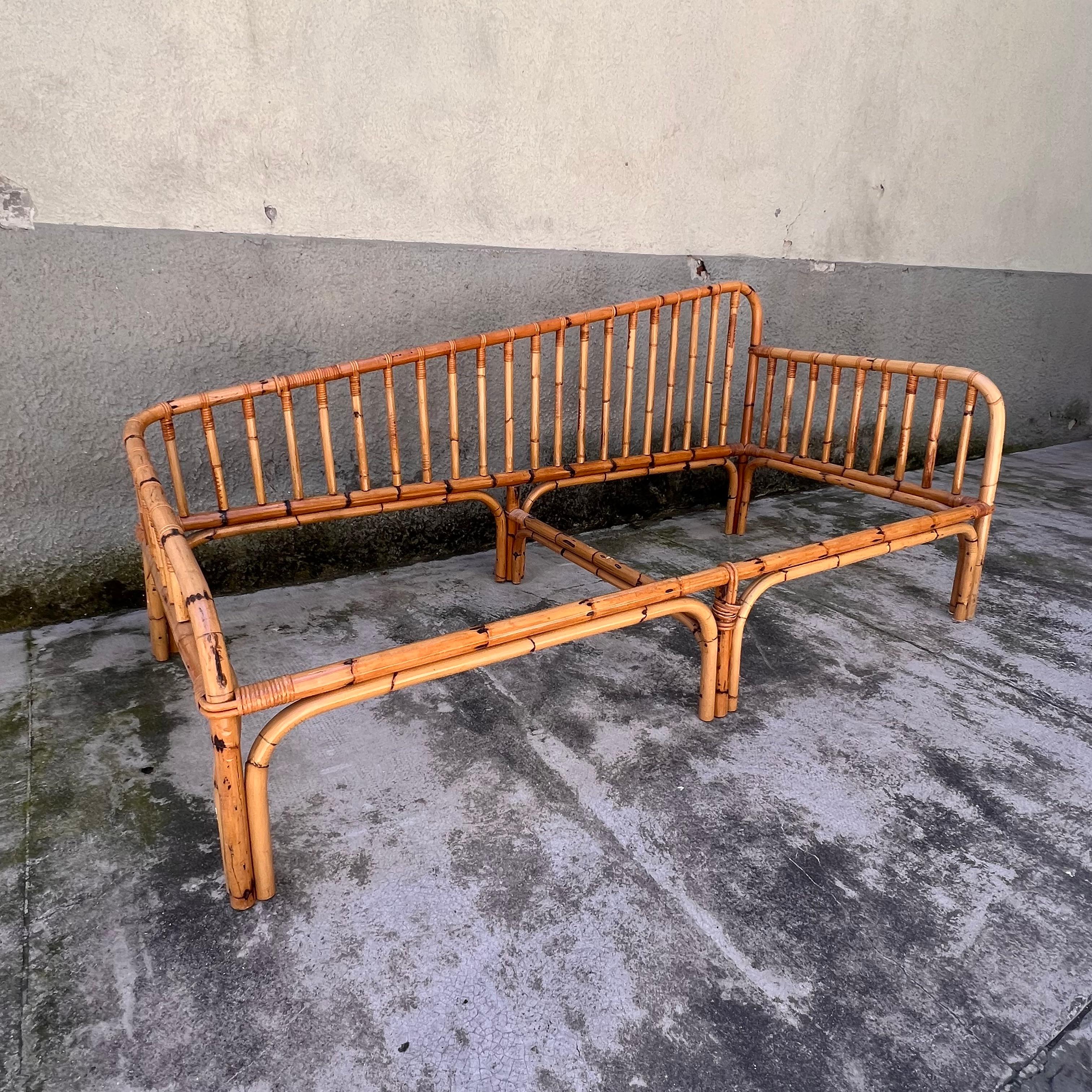 Pareja de camas con forma de bambú - Italia - Años 60 en venta 2