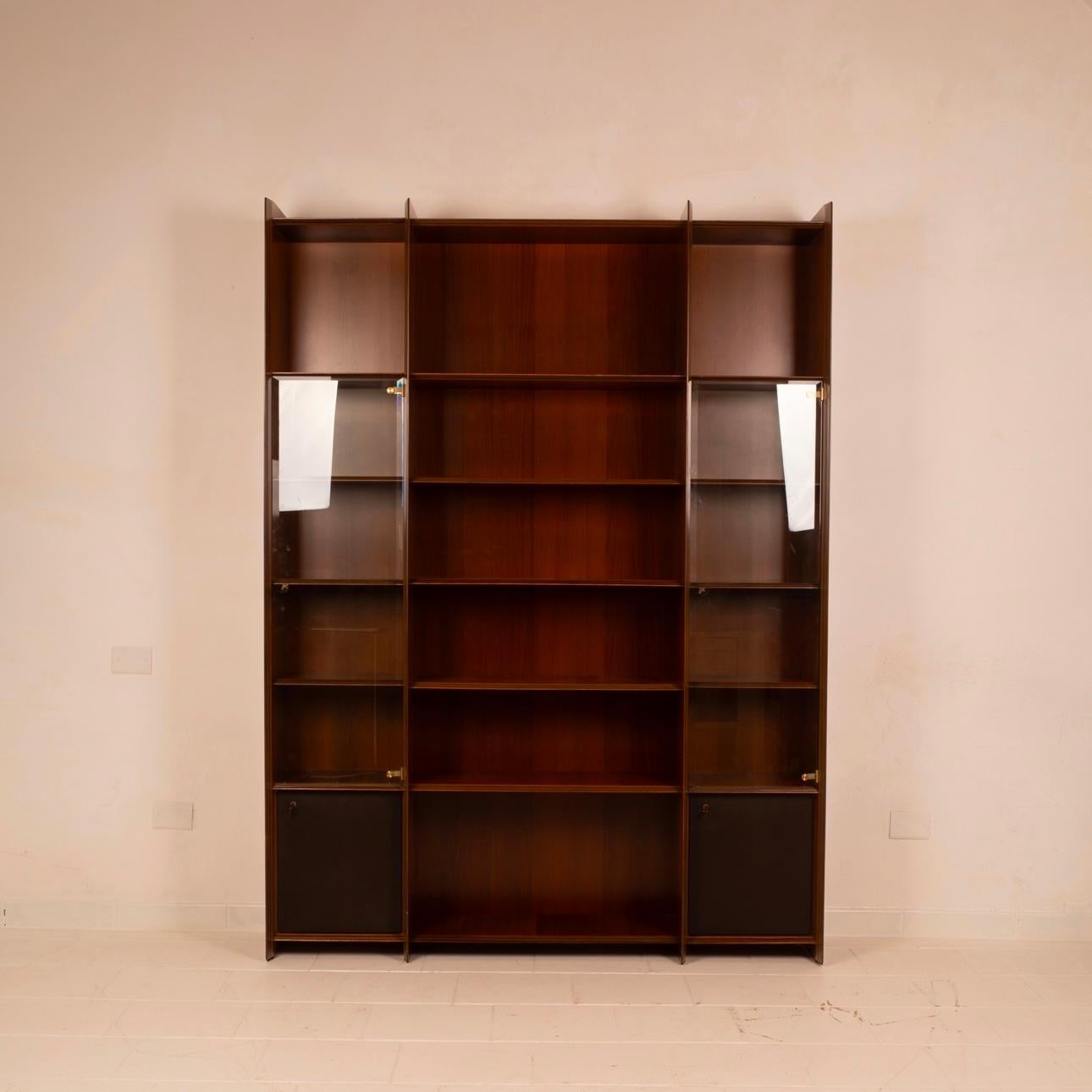 Pair of Artona Bookcases by Afra and Tobia Scarpa for Maxalto Italy 1970 in vendita 11
