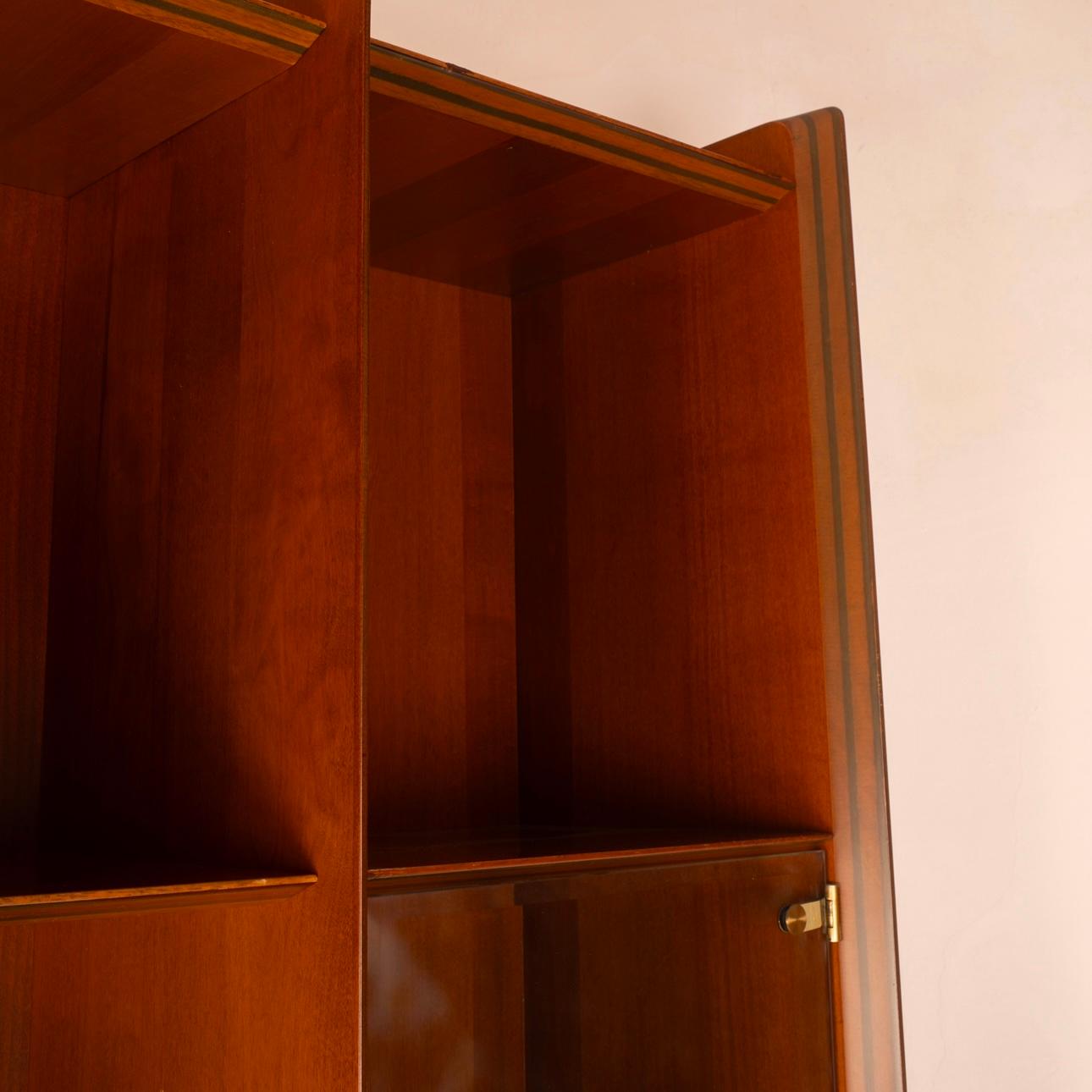 Pair of Artona Bookcases by Afra and Tobia Scarpa for Maxalto Italy 1970 In condizioni buone in vendita a Conversano, IT