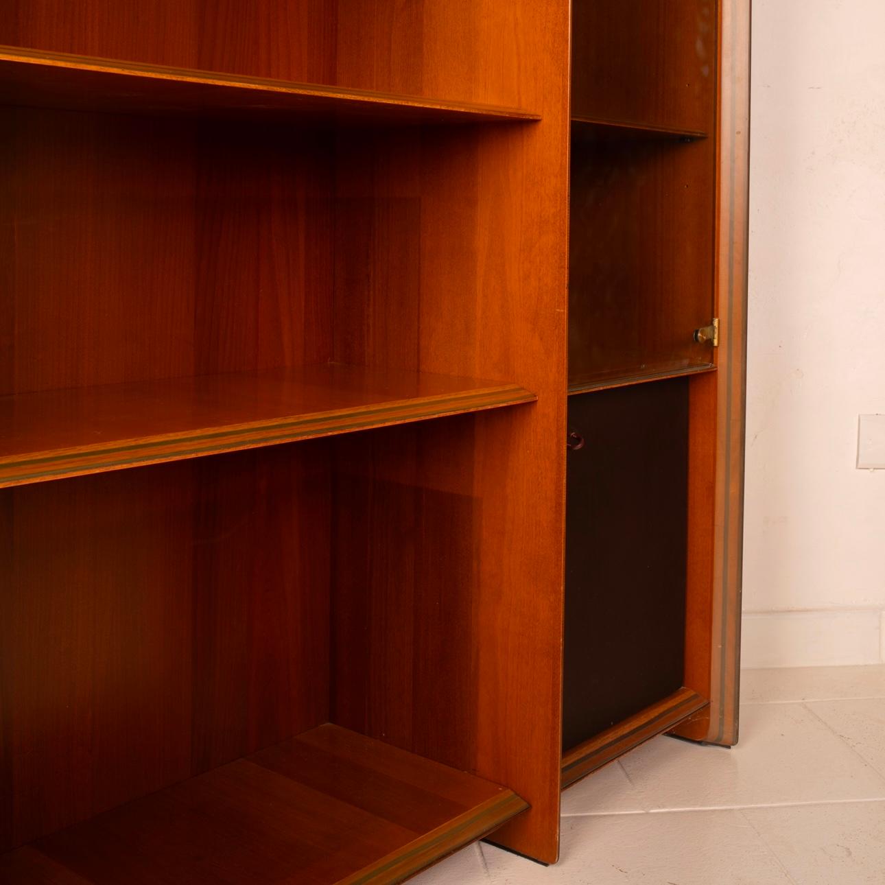 Late 20th Century Pair of Artona Bookcases by Afra and Tobia Scarpa for Maxalto Italy 1970 in vendita
