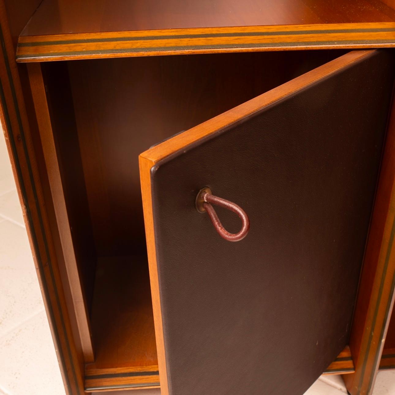 Pair of Artona Bookcases by Afra and Tobia Scarpa for Maxalto Italy 1970 in vendita 1