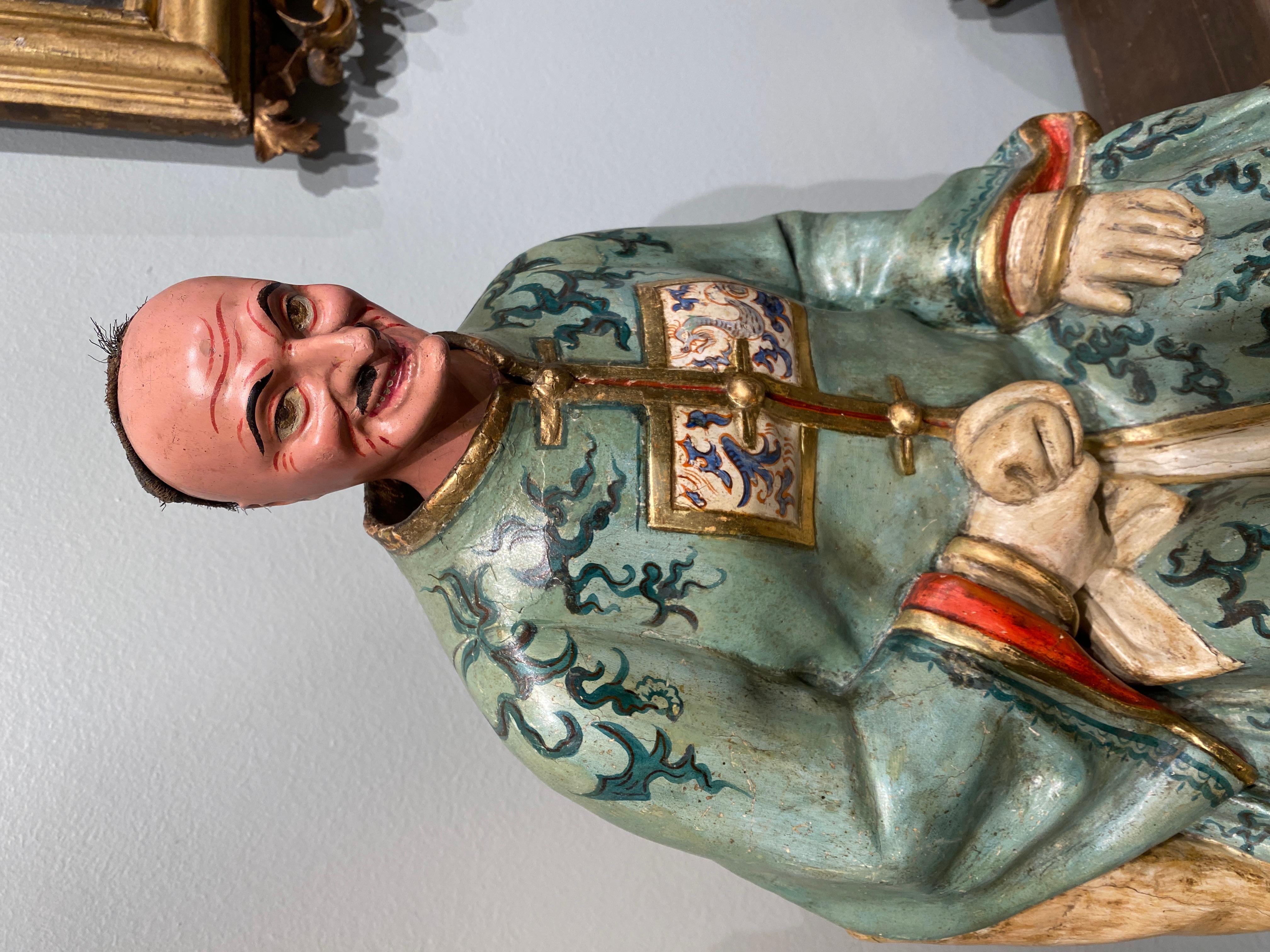 paar piemontesische Magots aus lackiertem und bemaltem Papiermaché (European) im Angebot