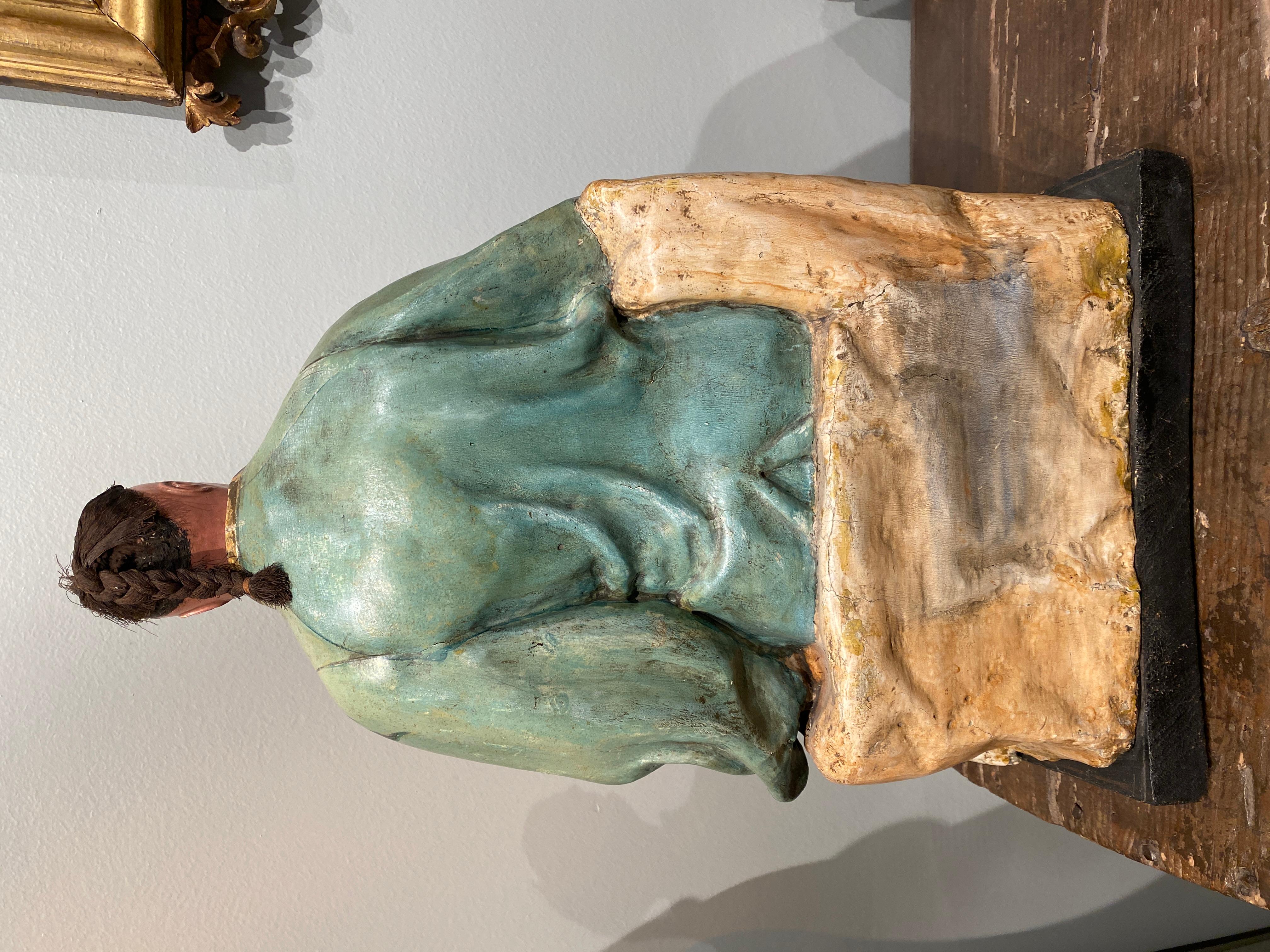 paar piemontesische Magots aus lackiertem und bemaltem Papiermaché im Angebot 1