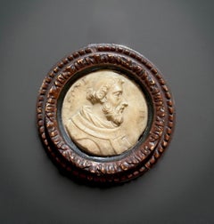 Coppia di Medaglioni in Marmo Profili di Papi fine XVII
