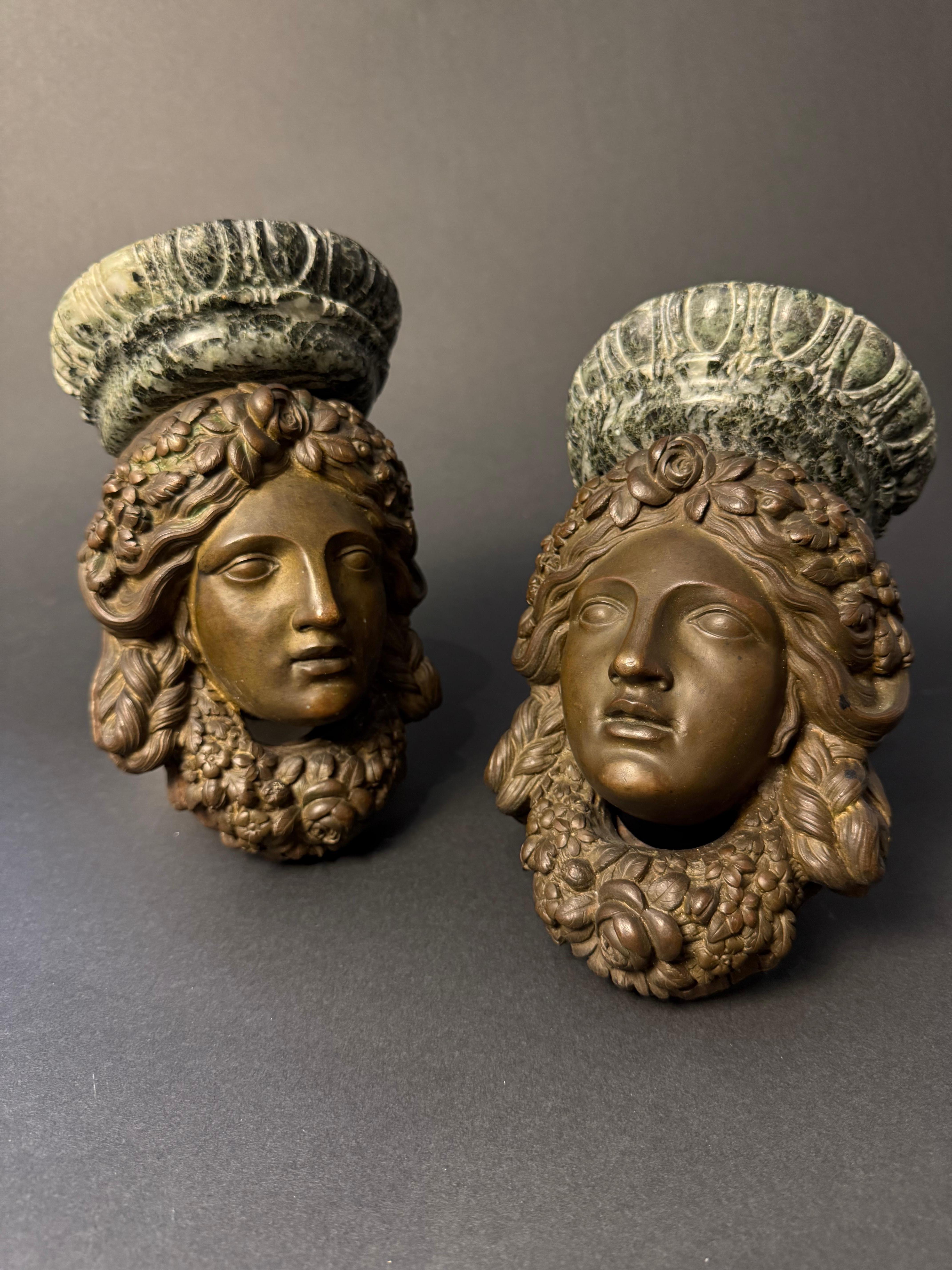 Coppia di mensoline decorative in bronzo e marmo Verde Alpi - XIX sec. In condizioni buone in vendita a Fidenza, IT