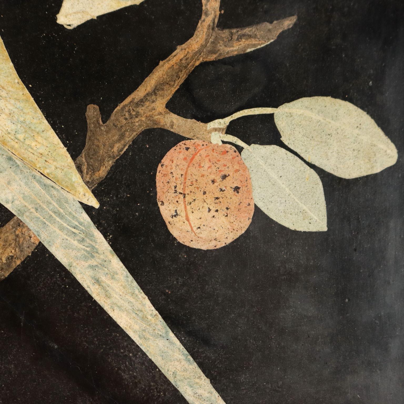 Fino al XVIII secolo Coppia di Placche in Scagliola Raffiguranti Pappagalli Firenze XVII Secolo