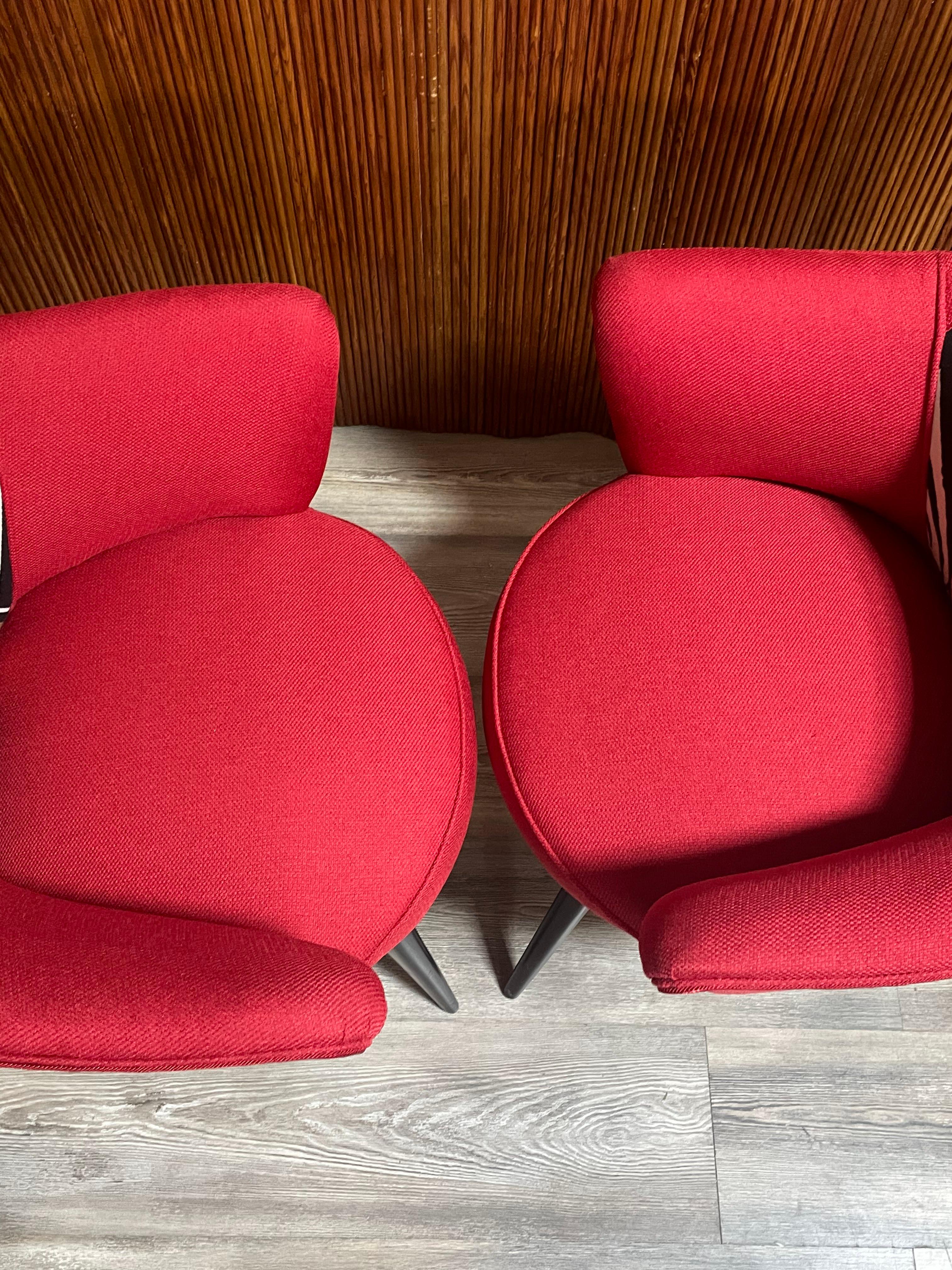 Paire de fauteuils des années 1950 entièrement restaurés en vente 10