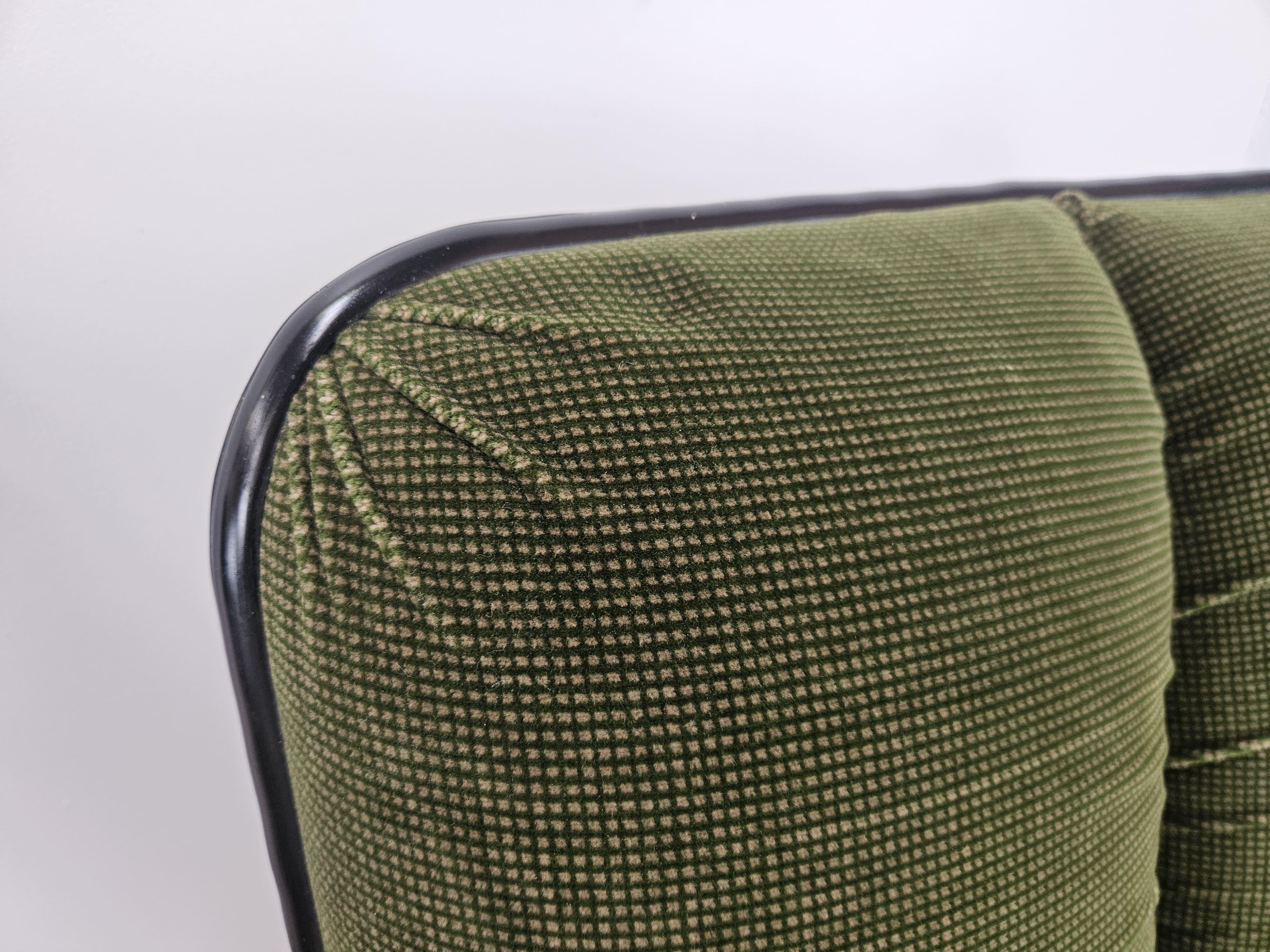 Pair of 1970s armchairs in chrome metal and green fabric by Cazzaro For Sale 5