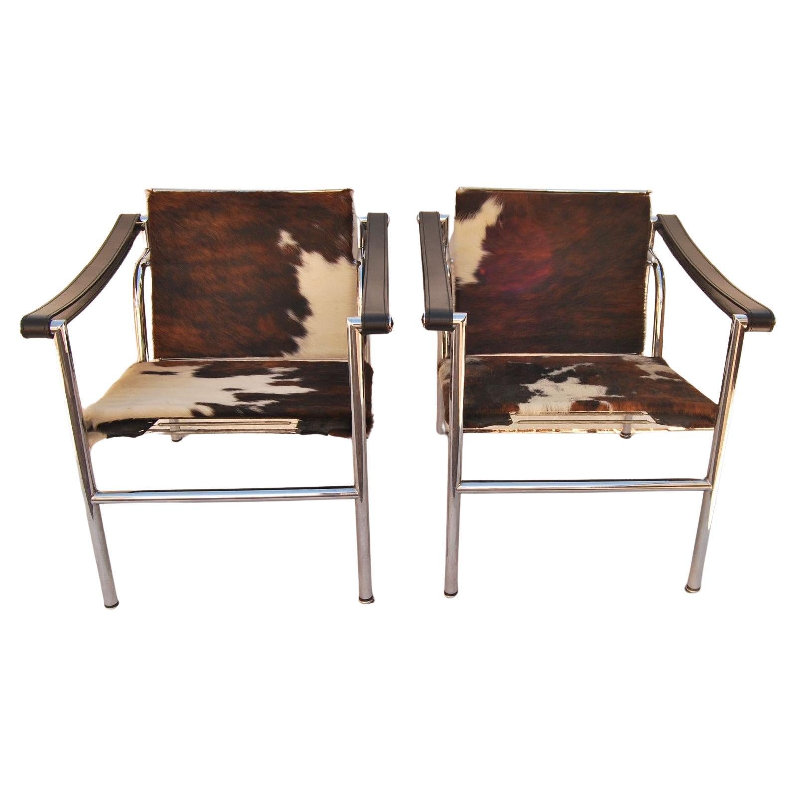 Pair of Bauhaus basculant LC1 armchairs by Le Corbusier Original 