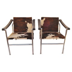 Pair of Bauhaus basculant LC1 armchairs by Le Corbusier Original 