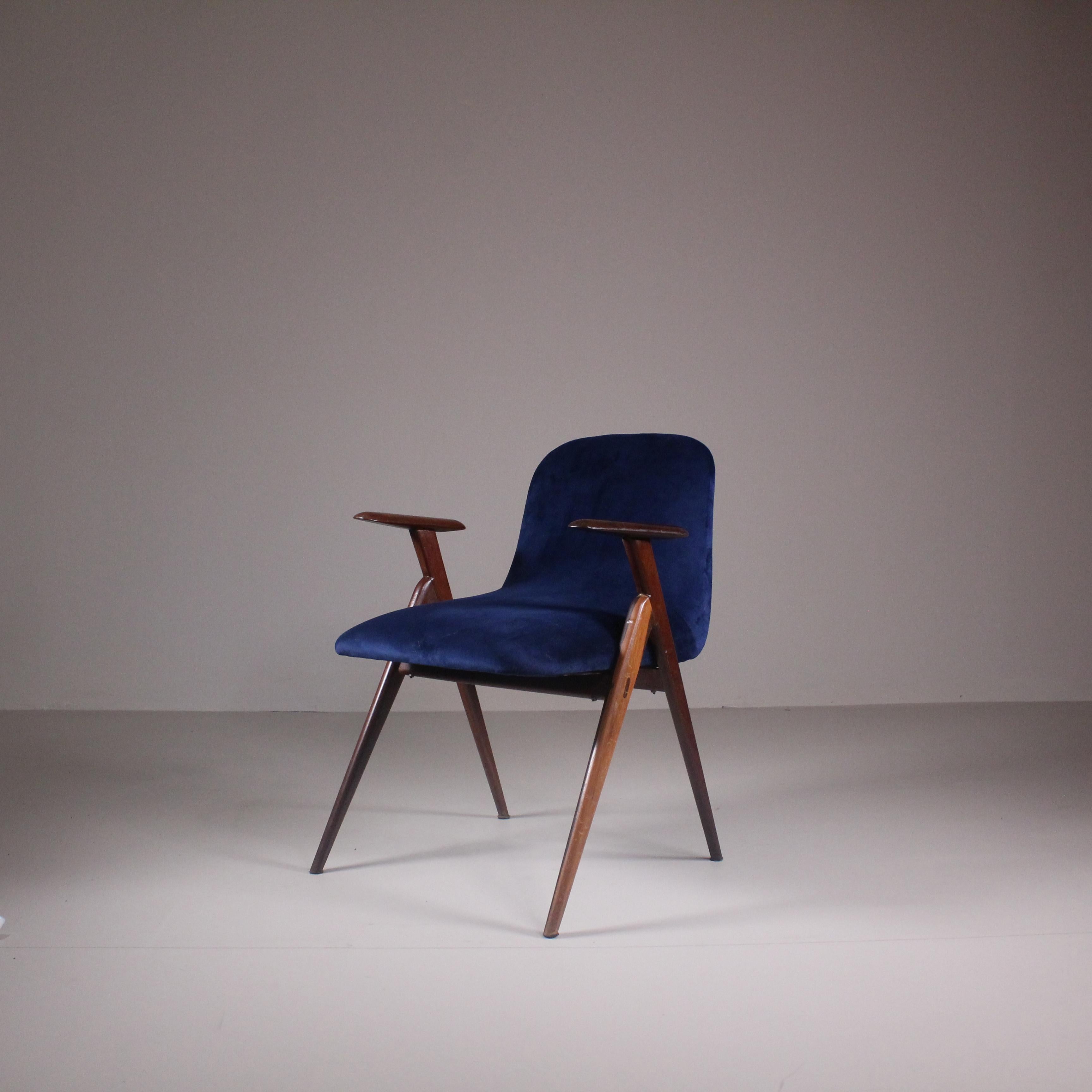 Paire de fauteuils en velours bleu, 1965 Bon état - En vente à Milano, Lombardia