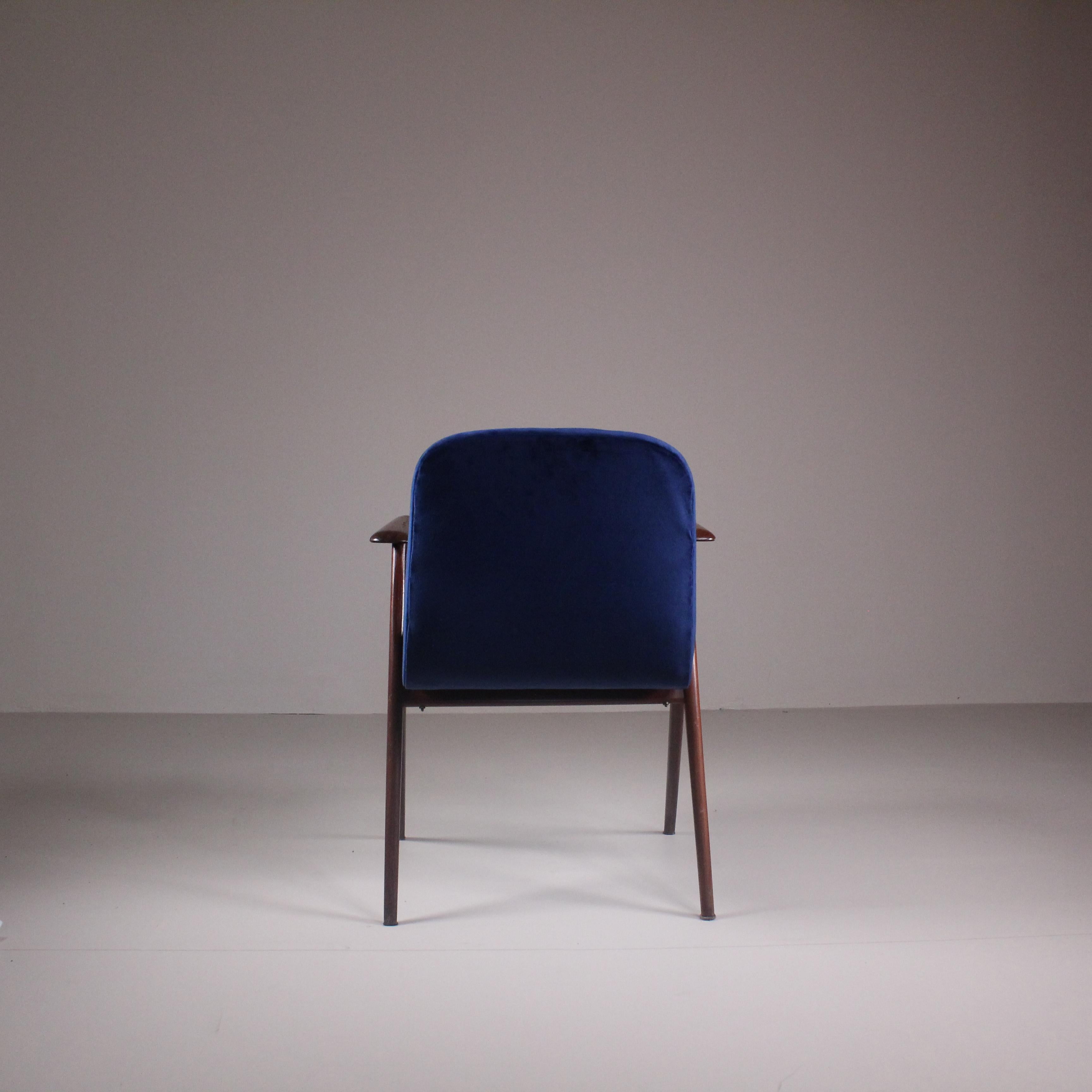 Velours Paire de fauteuils en velours bleu, 1965 en vente