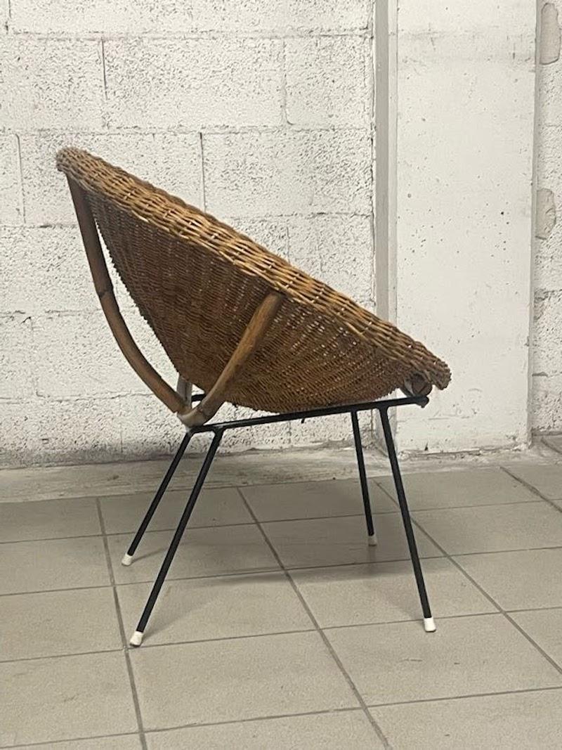 Pair of woven wicker armchairs from the 1950s For Sale 4