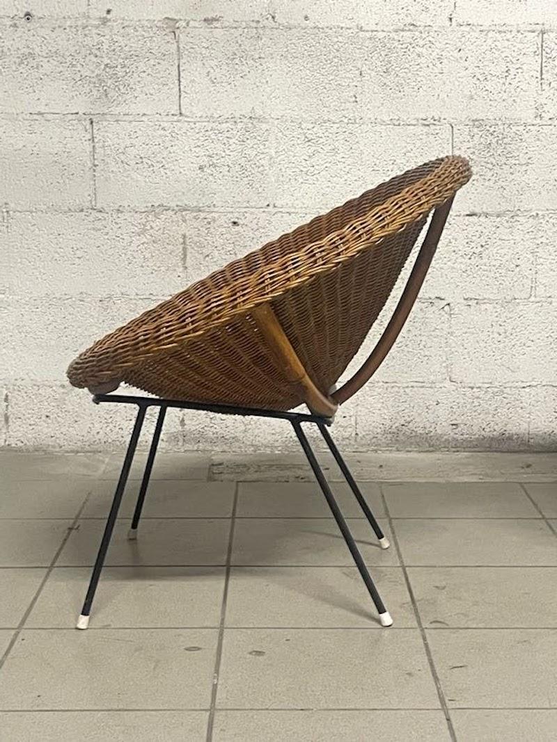 Pair of woven wicker armchairs from the 1950s For Sale 5