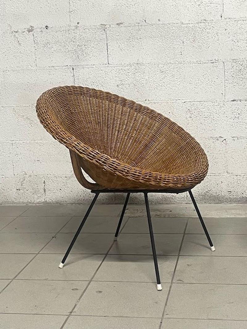 20th Century Pair of woven wicker armchairs from the 1950s For Sale