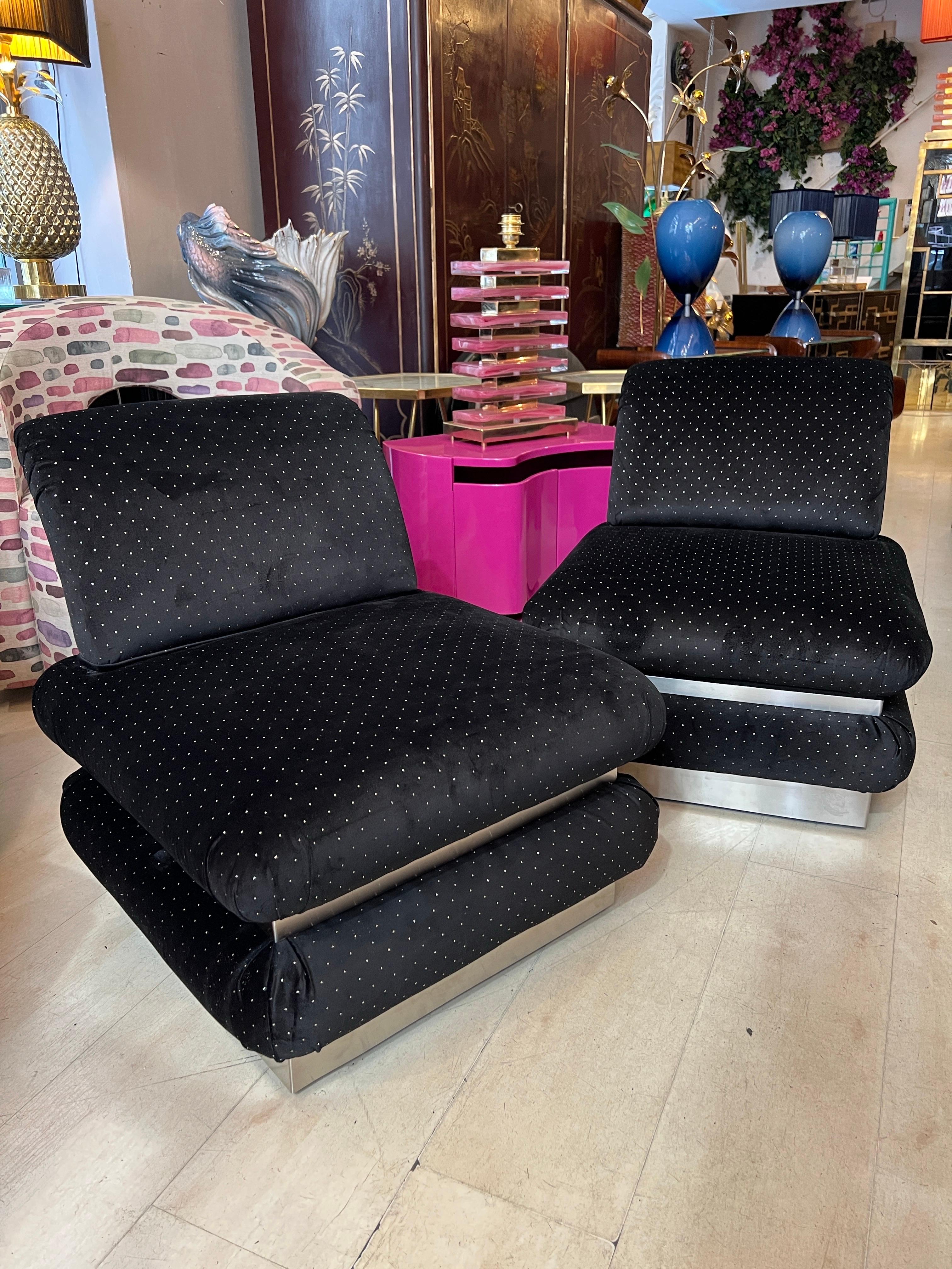 Coppia di poltroncine rivestite in velluto nero con puntini in lurex, 1970 en vente 6