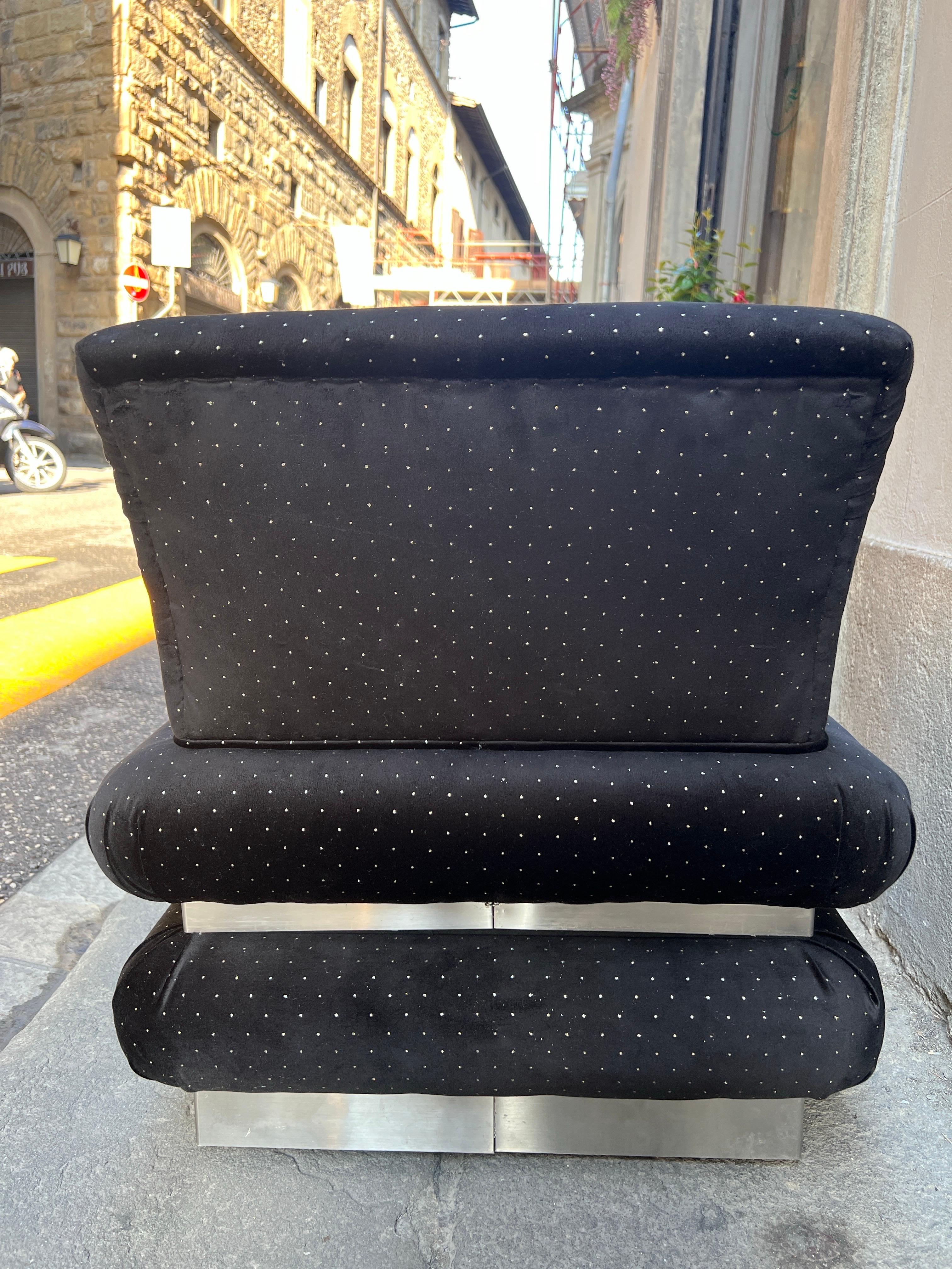 Coppia di poltroncine rivestite in velluto nero con puntini in lurex, 1970 en vente 1