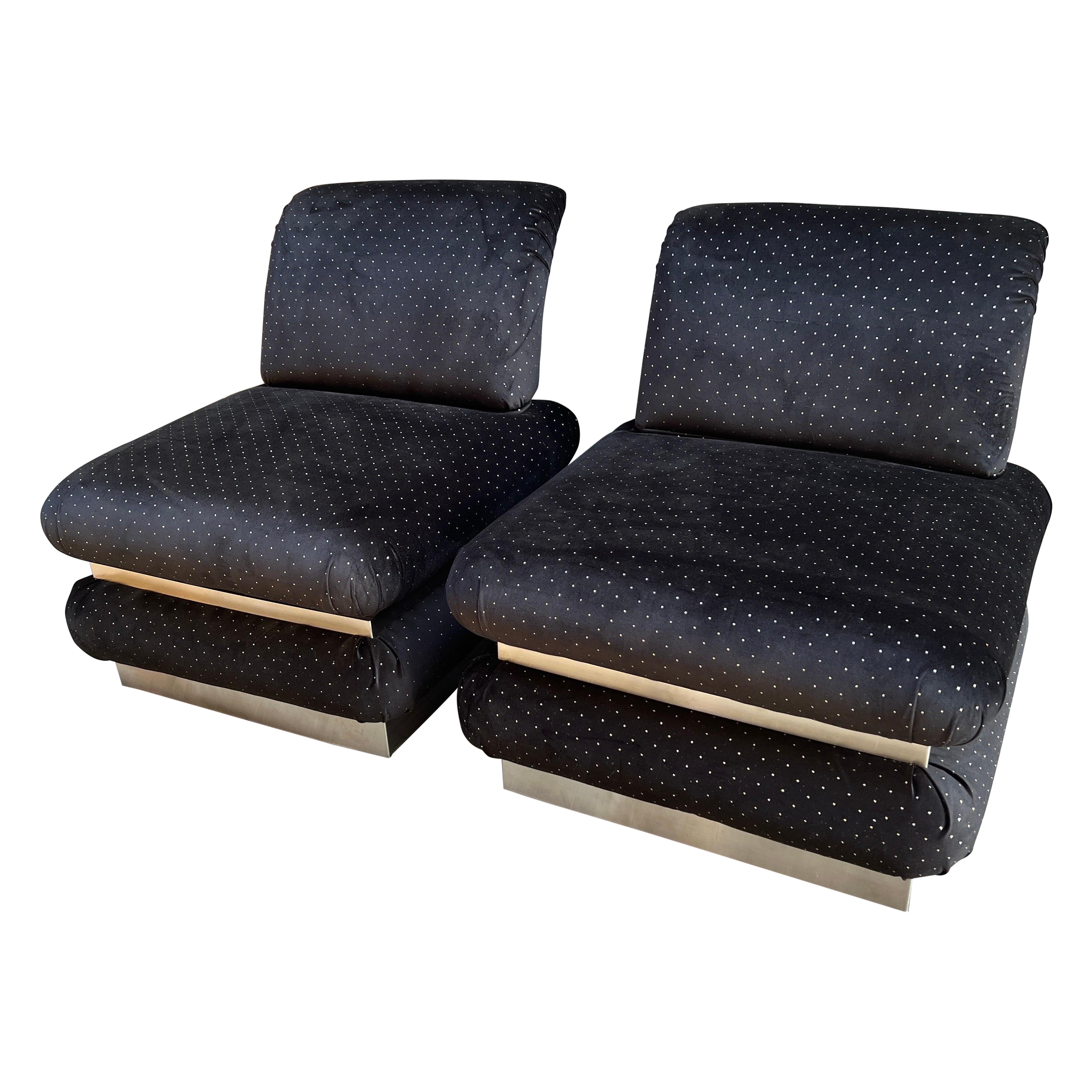 Coppia di poltroncine rivestite in velluto nero con puntini in lurex, 1970 en vente