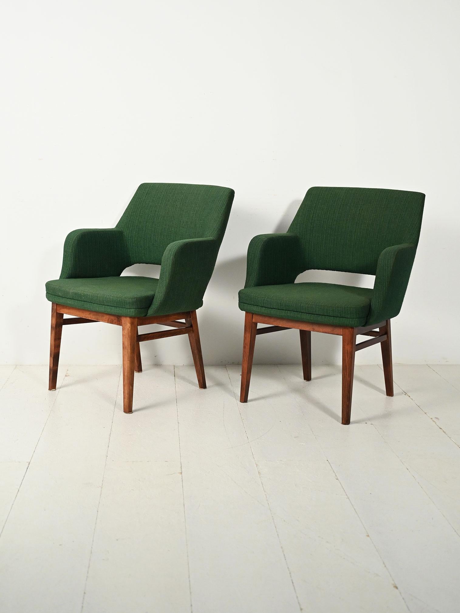 Coppia di poltroncine verdi Oslosund di Kinnarps anni '50 Escandinavo moderno en venta