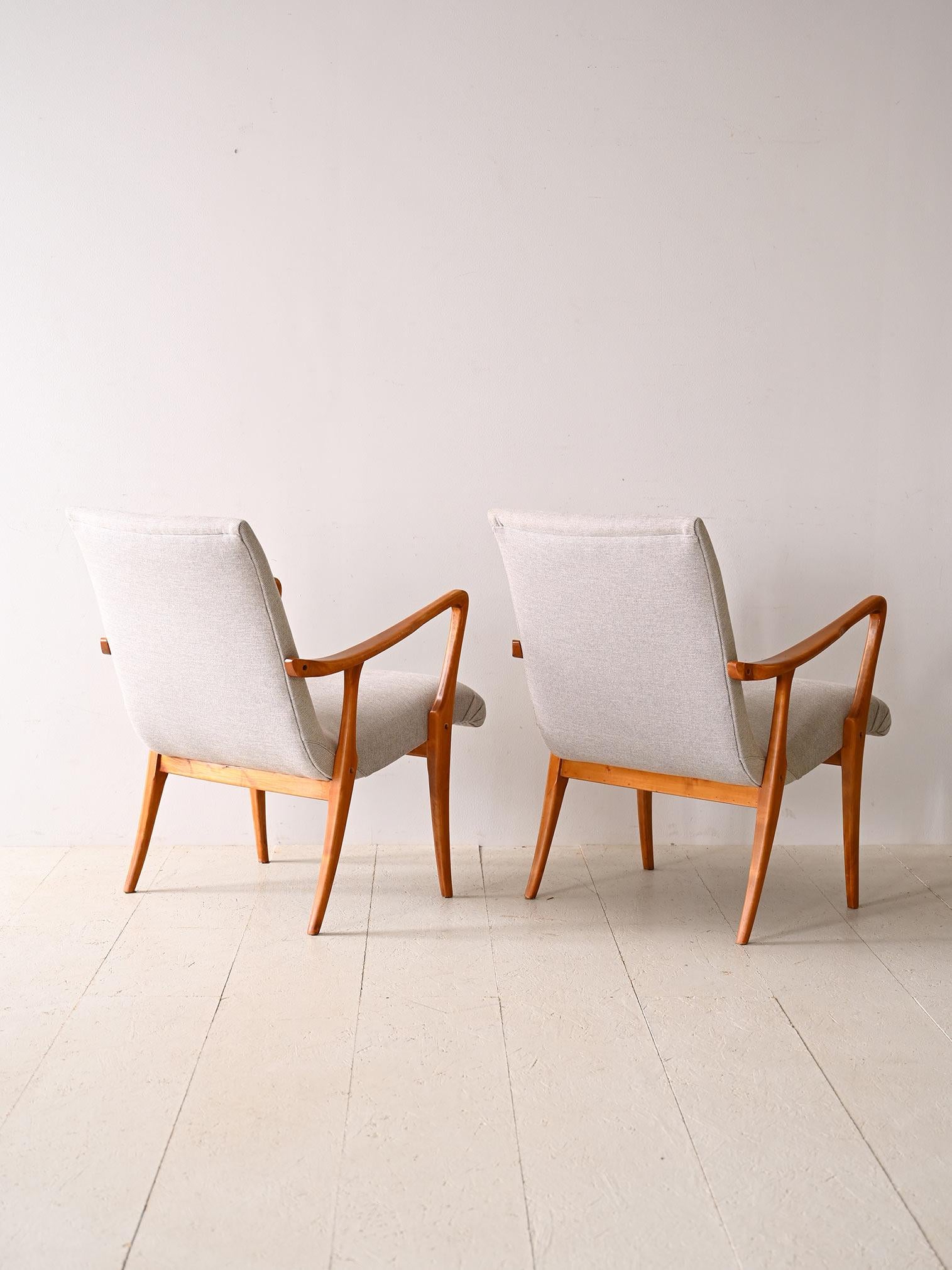 Scandinave moderne Paire de fauteuils des années 1940 en vente