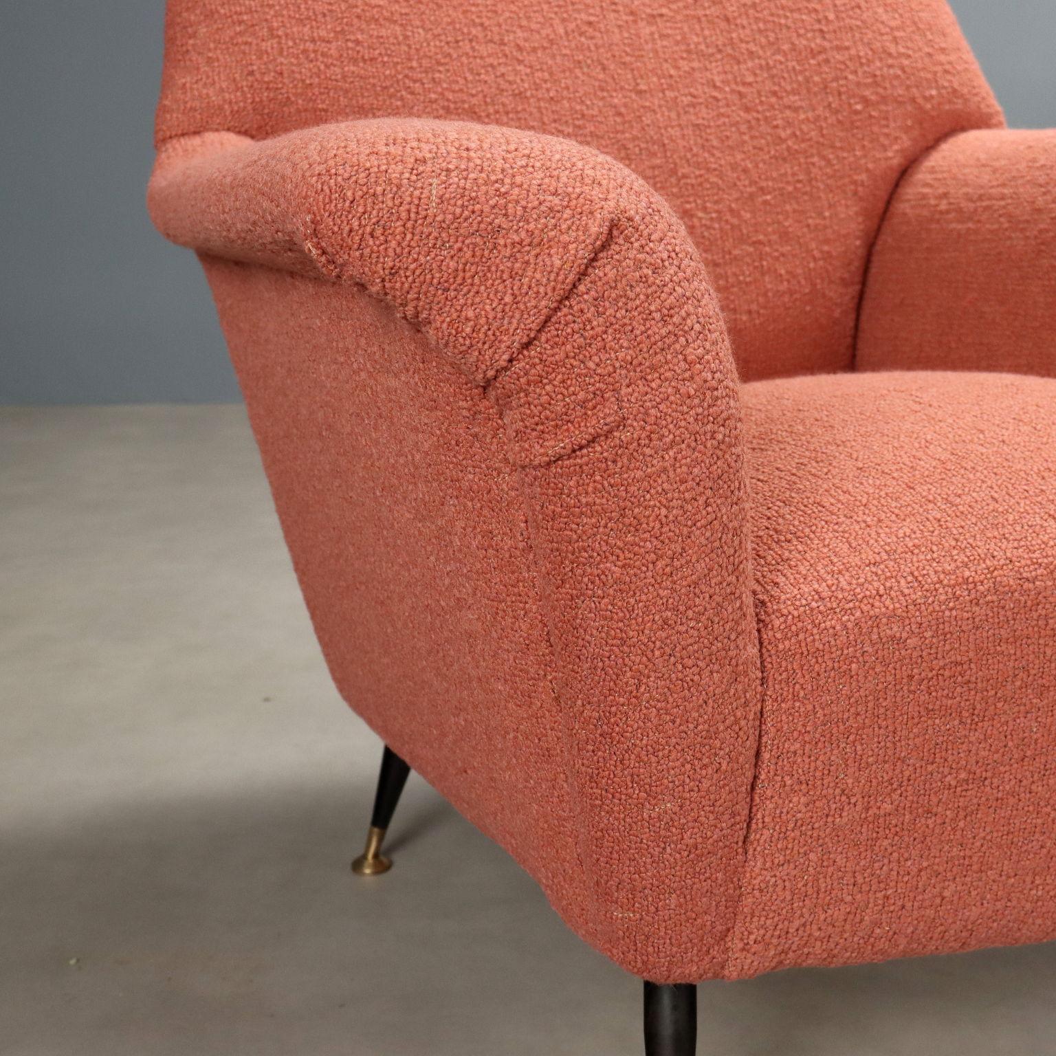 Pareja de sillones color salmón años 50-60, restaurados Tela en venta