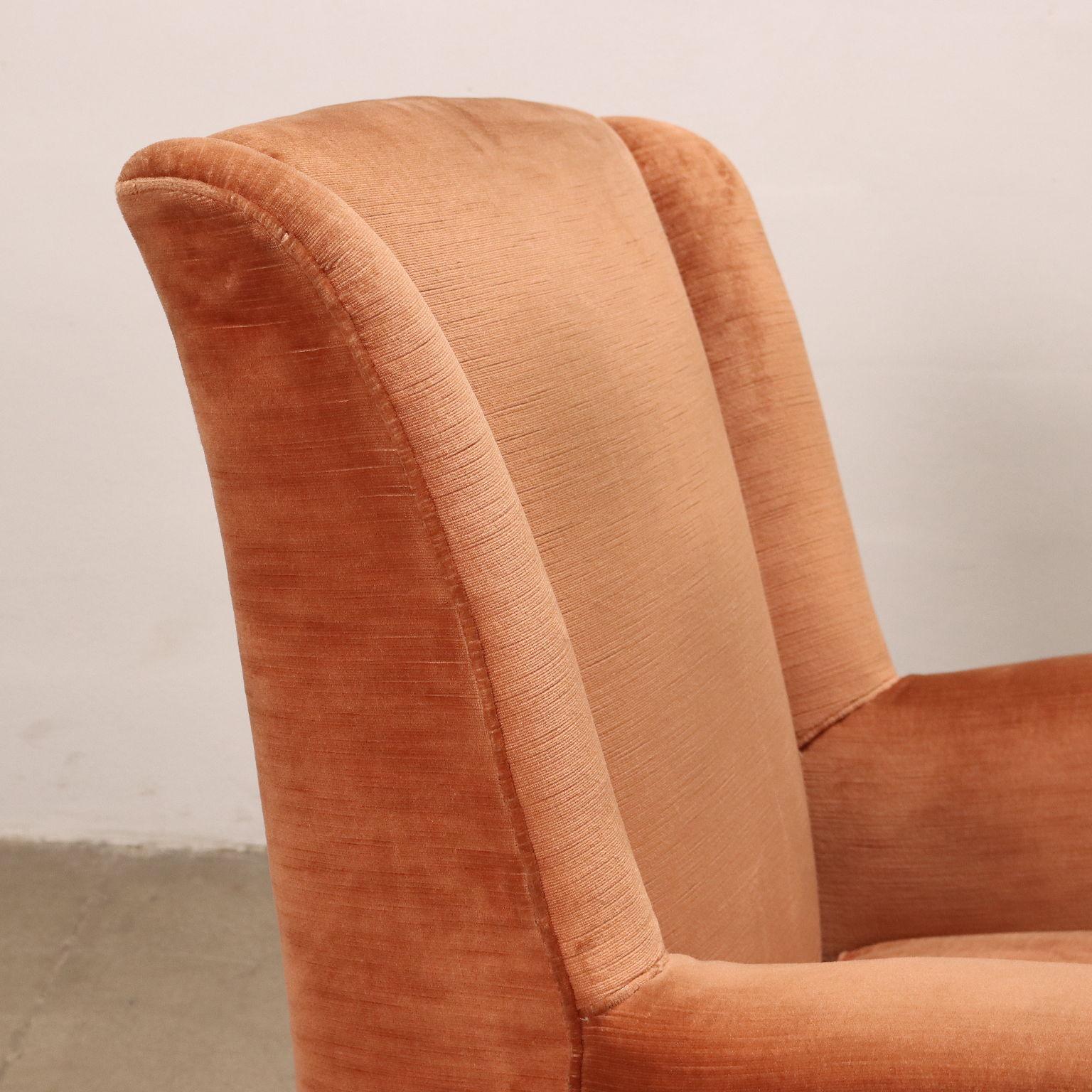 Mid-Century Modern Pair of 1950s armchairs in orange velvet For Sale