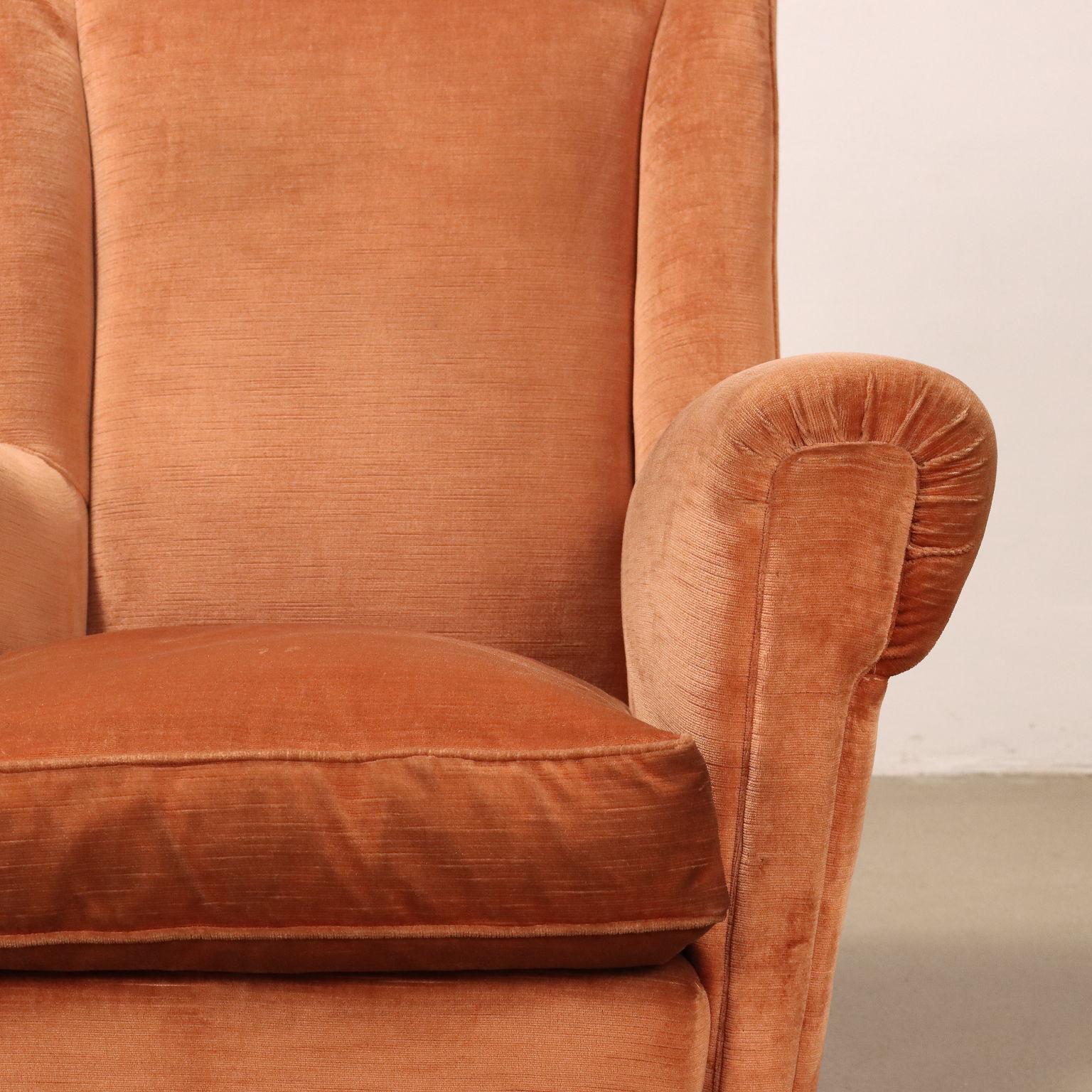 Italian Pair of 1950s armchairs in orange velvet For Sale