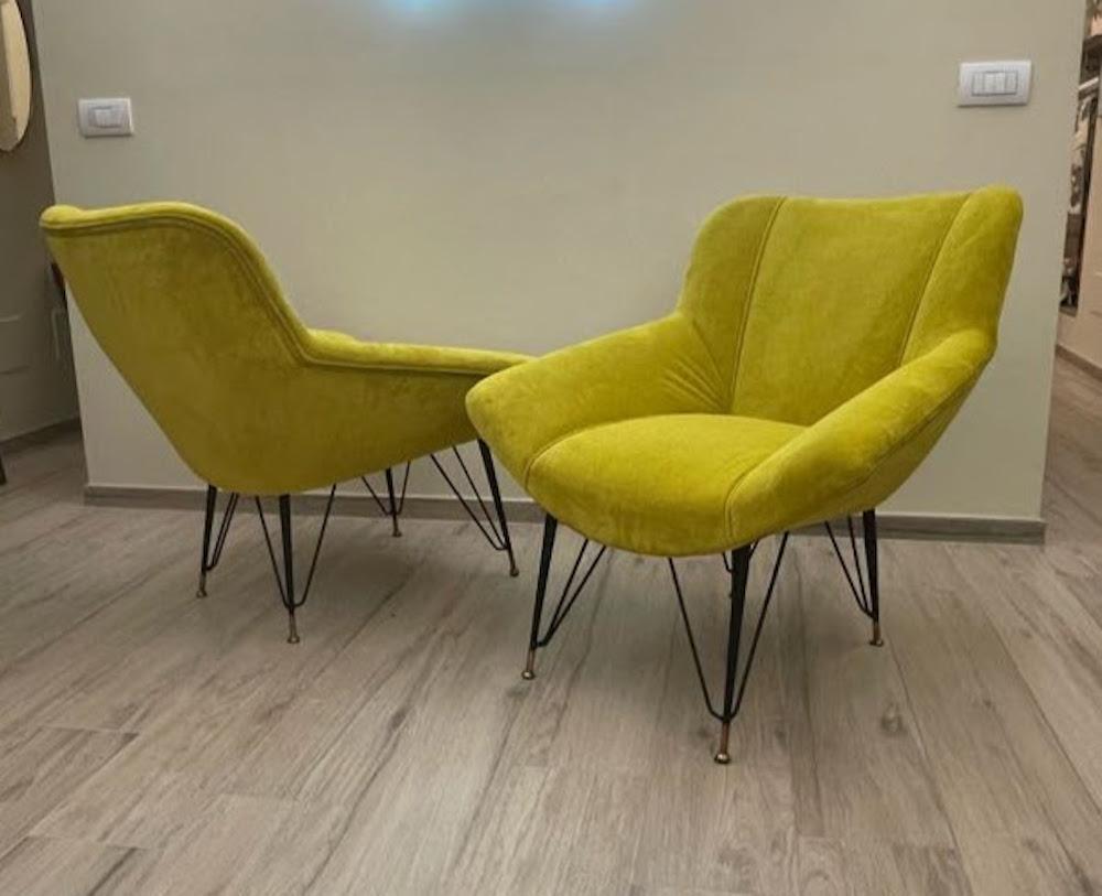 Coppia di poltrone anni '60 restaurate in vendita 3