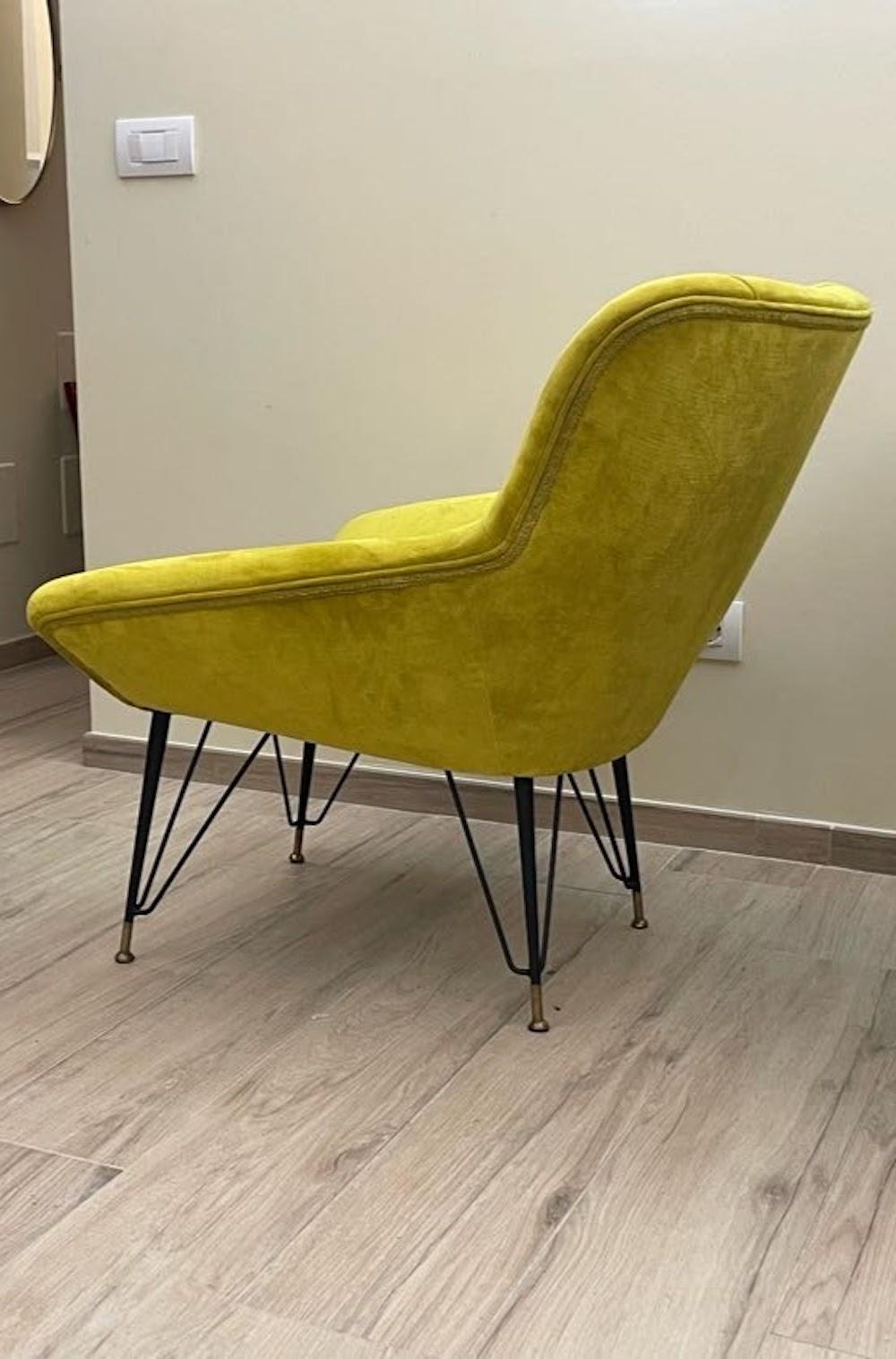 Coppia di poltrone anni '60 restaurate in vendita 4