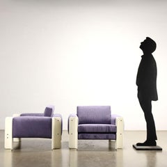 Pair of 1970s armchairs in lilac velvet and white lacquered wood