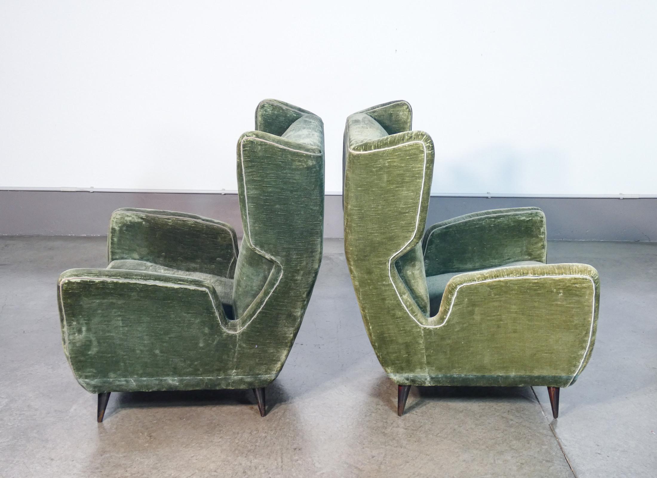 Pair of armchairs attributed to the hand of Giulio MINOLETTI & Giò PONTI. 1950s In Good Condition In Torino, IT