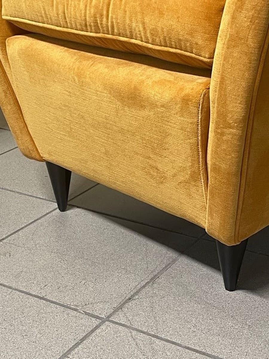 Pair of 1940s bergère armchairs, Italian manufacture For Sale 4