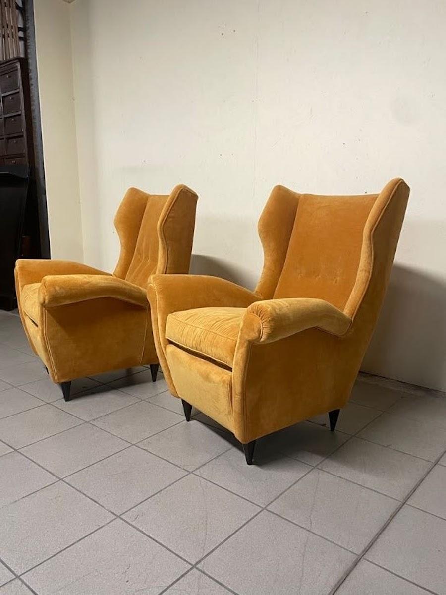 Pair of 1940s bergère armchairs, Italian manufacture For Sale 3
