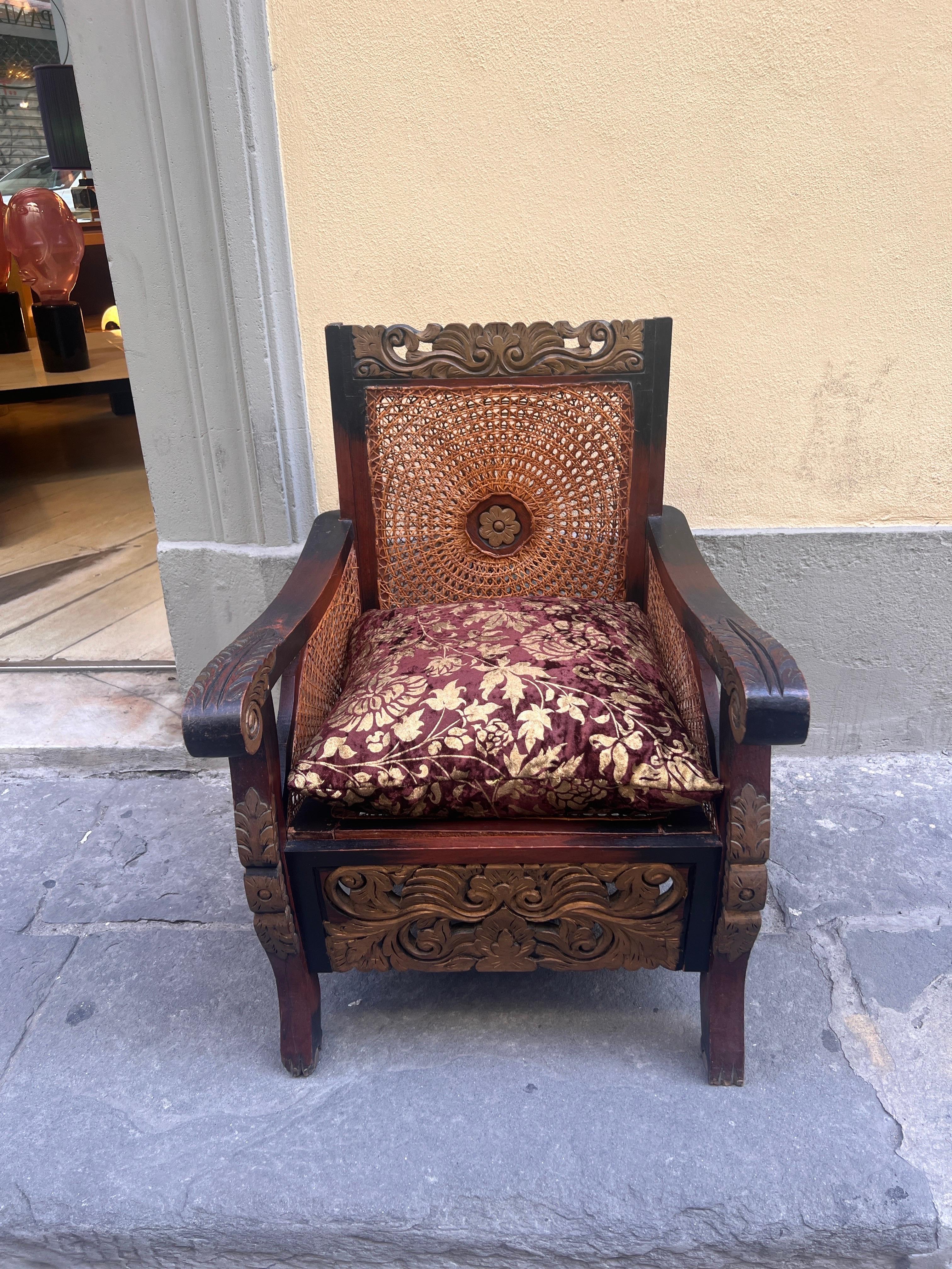 Coppia di Poltrone Coloniali in Legno Intagliato e Paglia di Vienna, Primi '900 en vente 15