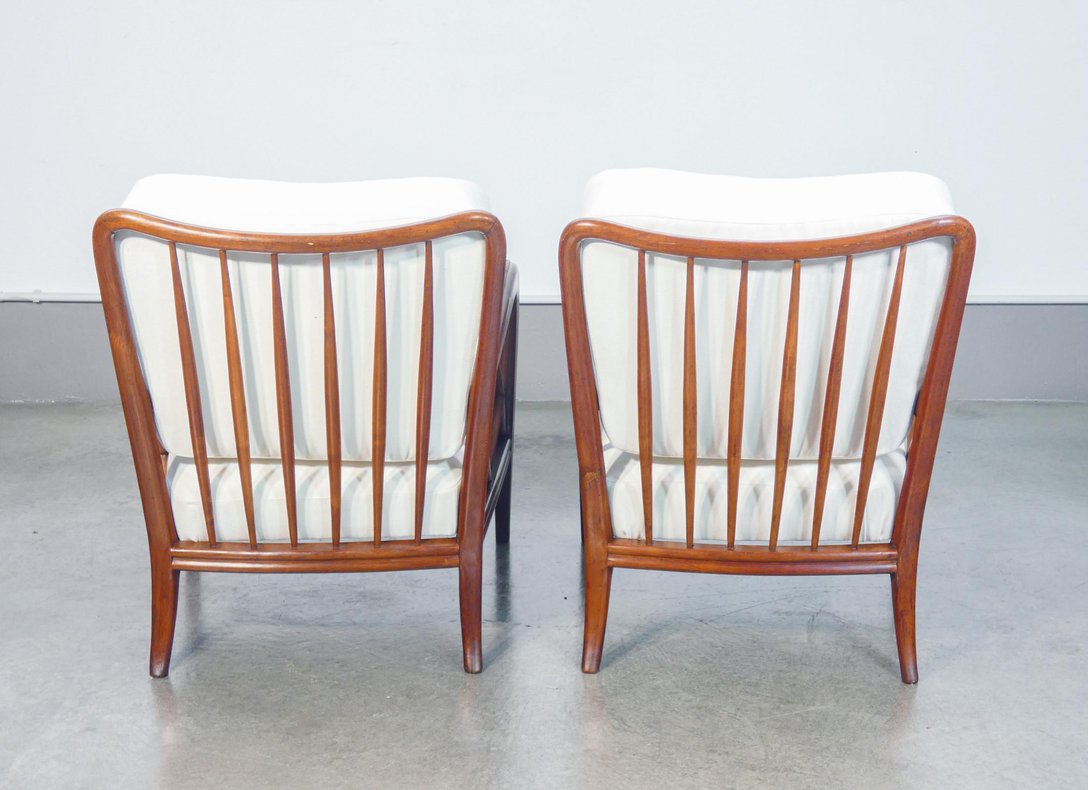 Pair of armchairs design Paolo BUFFA, in solid wood. Italy, 1940s 4