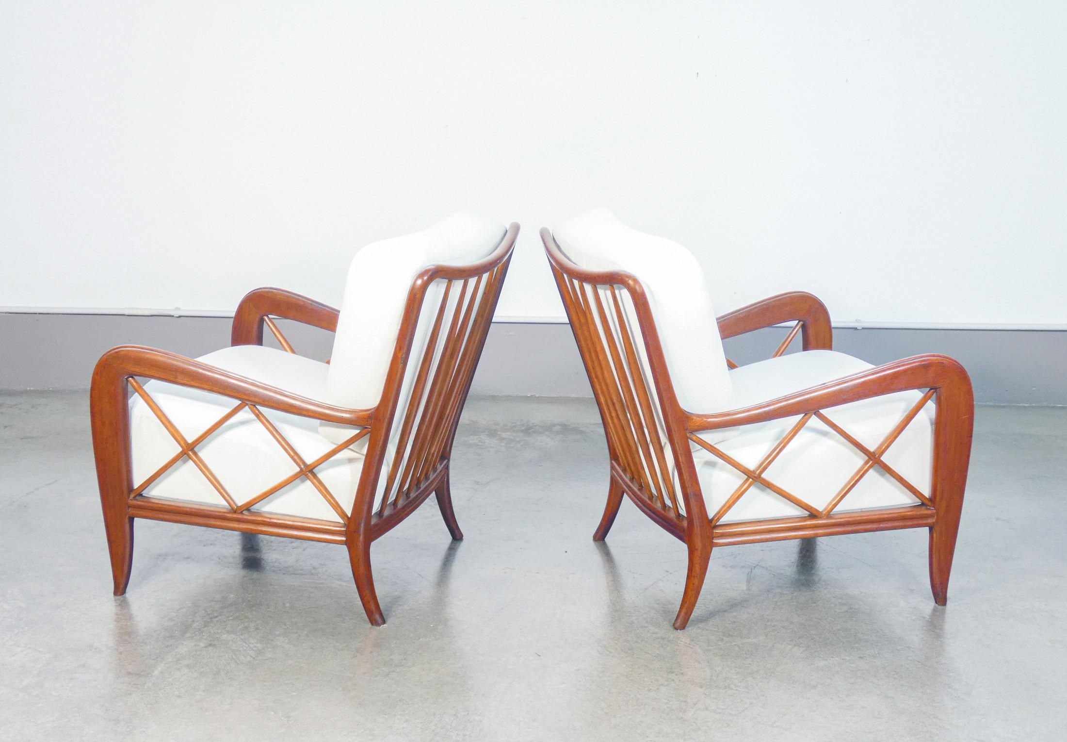 Pair of armchairs design Paolo BUFFA, in solid wood. Italy, 1940s 3