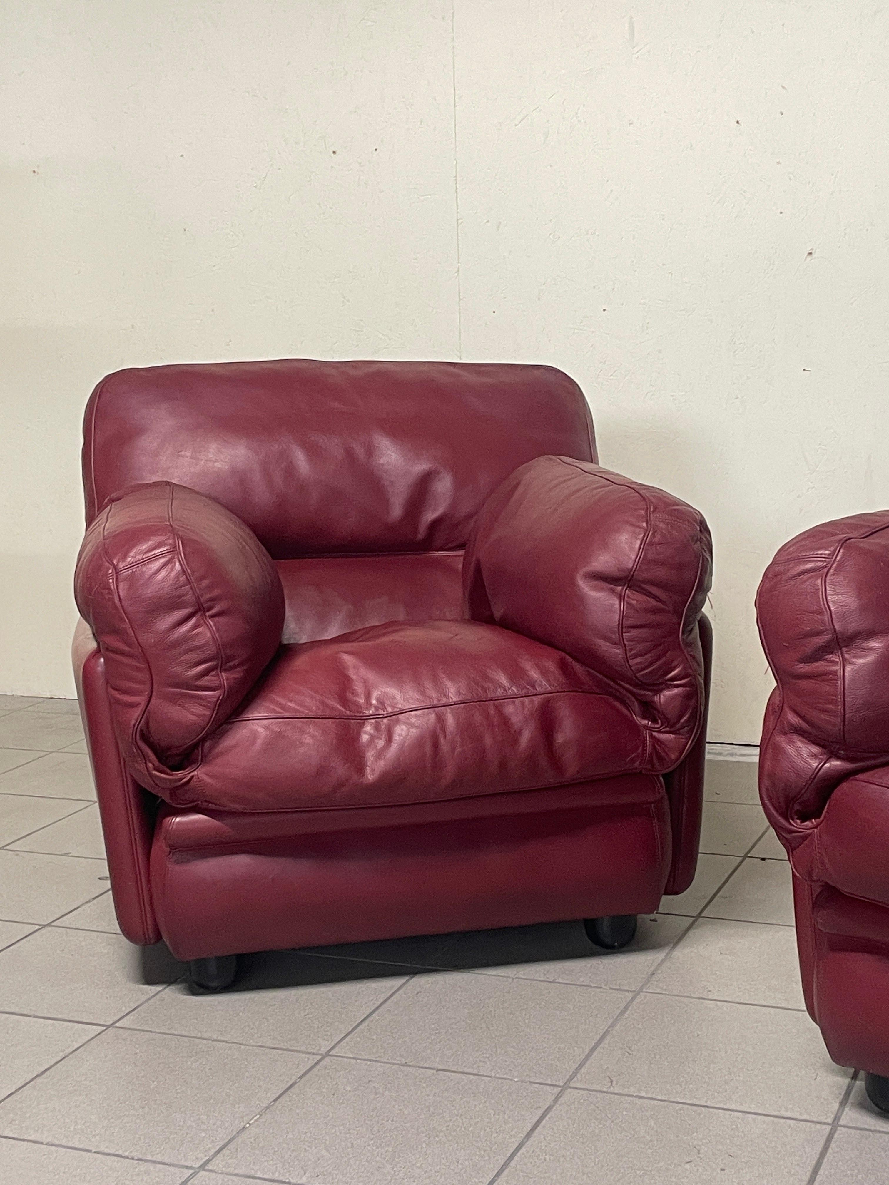 Pair of armchairs by Tito Agnoli for Poltrona Frau, mod. Poppy, 1970s For Sale 3