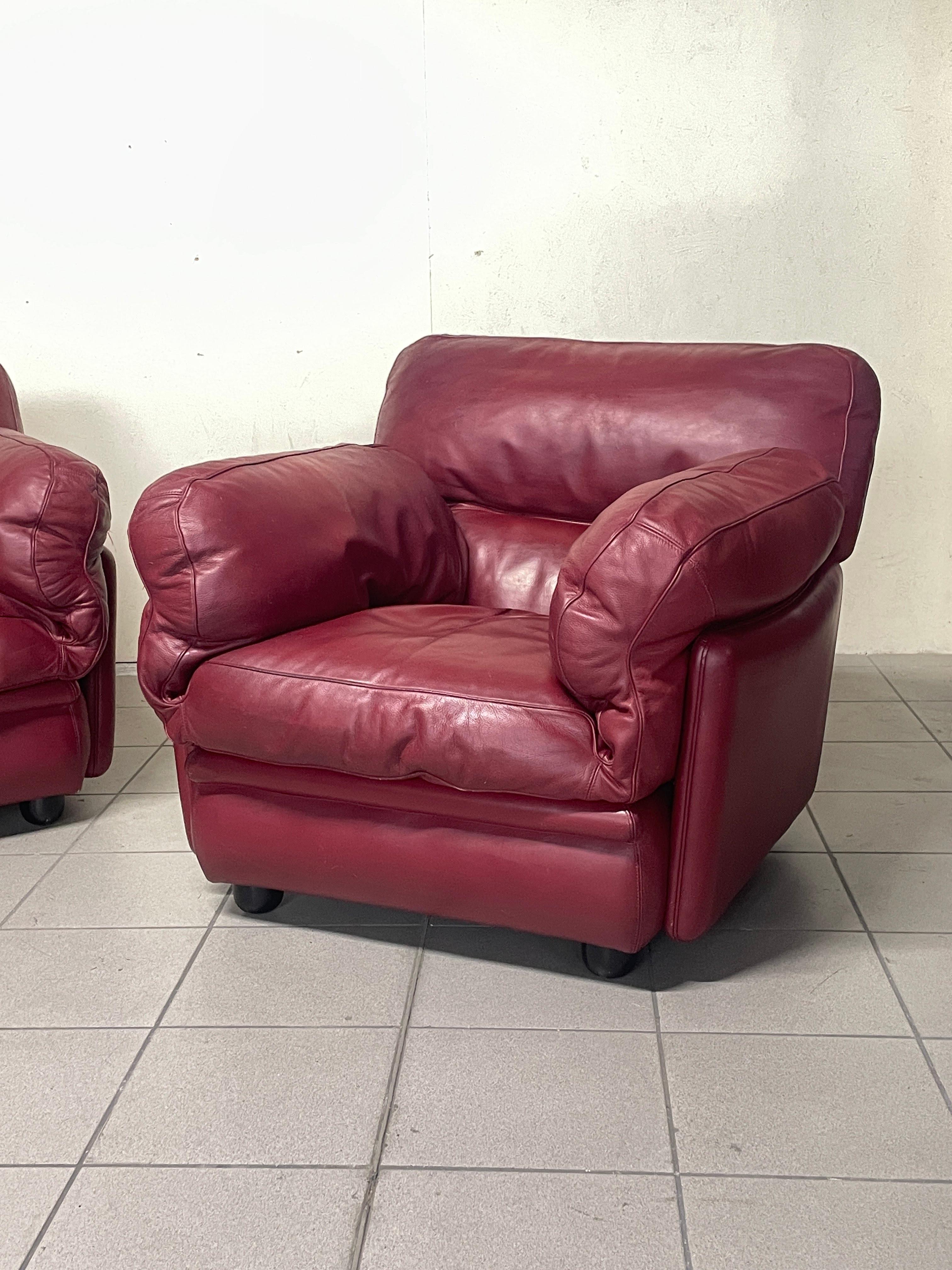 Pair of armchairs by Tito Agnoli for Poltrona Frau, mod. Poppy, 1970s For Sale 4