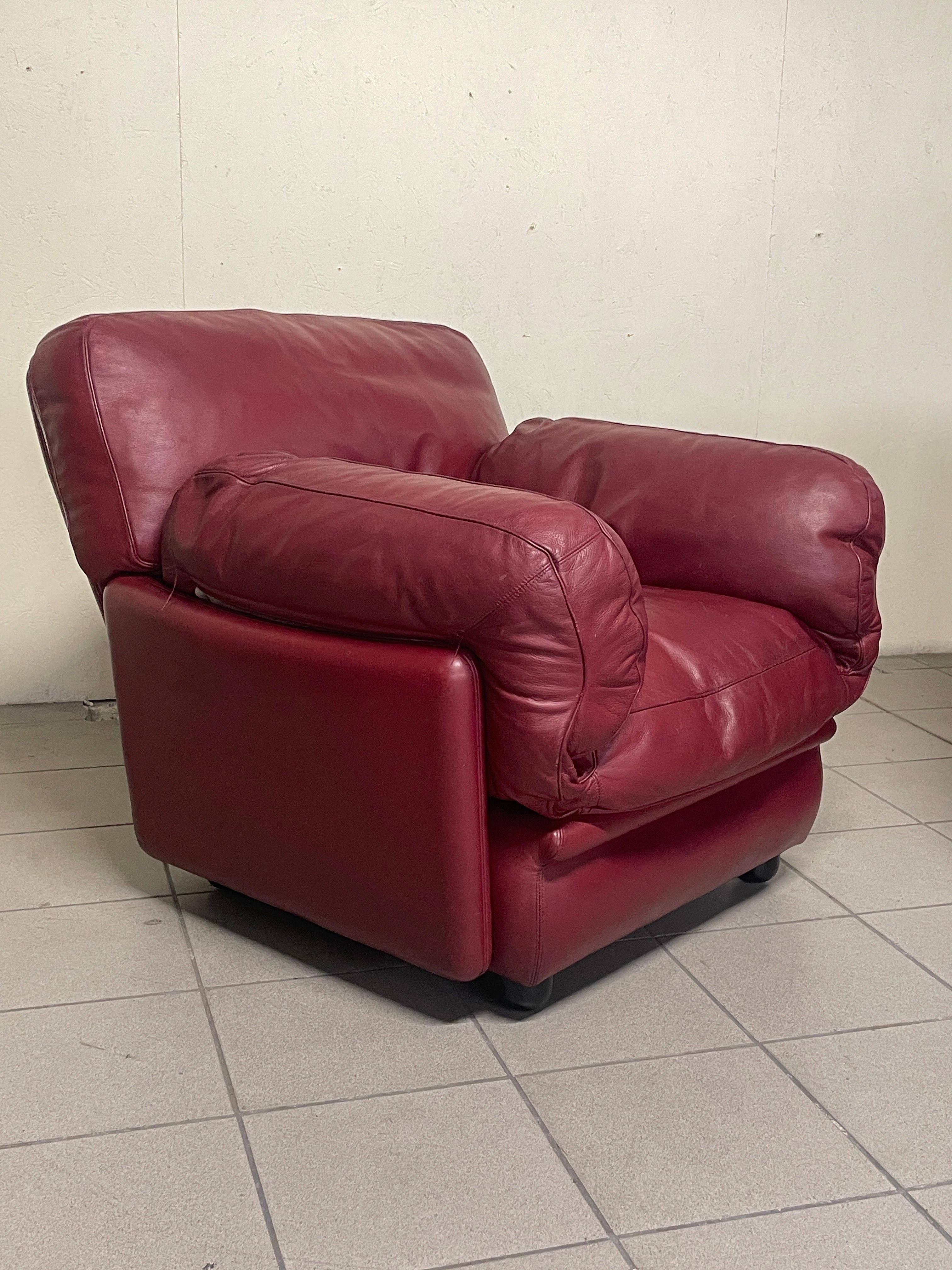 Pair of armchairs by Tito Agnoli for Poltrona Frau, mod. Poppy, 1970s For Sale 5
