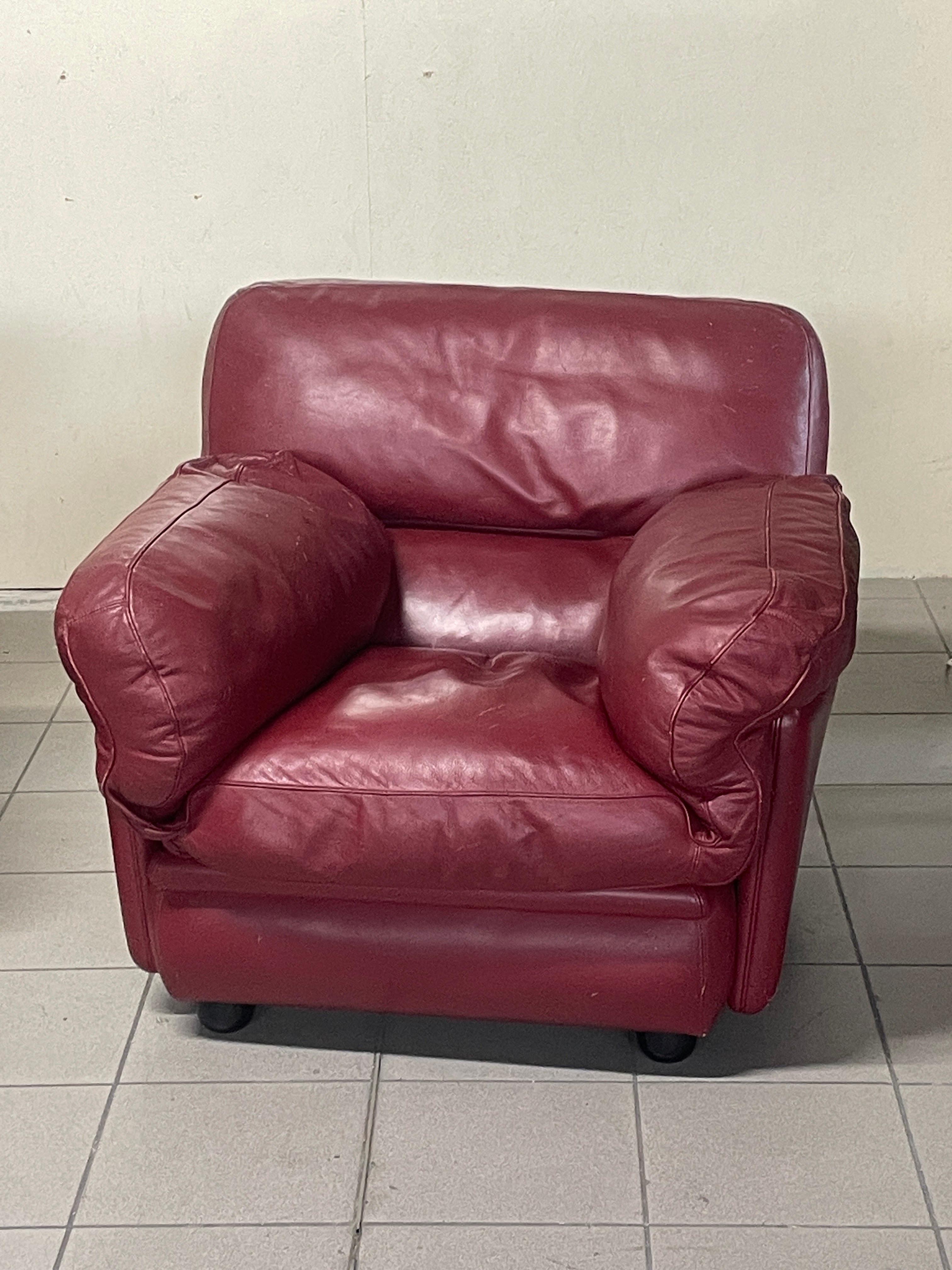 Space Age Pair of armchairs by Tito Agnoli for Poltrona Frau, mod. Poppy, 1970s For Sale
