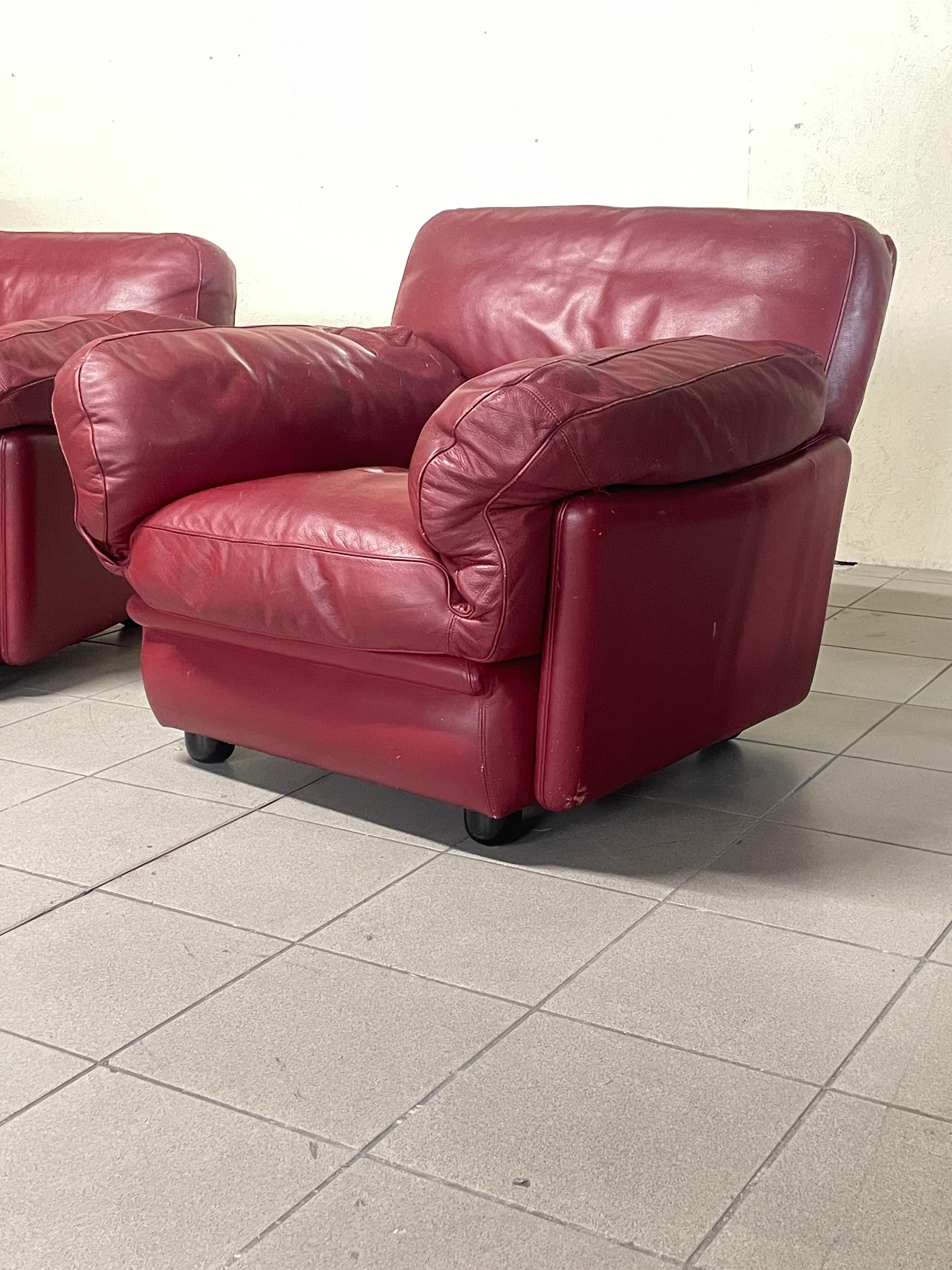 Italian Pair of armchairs by Tito Agnoli for Poltrona Frau, mod. Poppy, 1970s For Sale