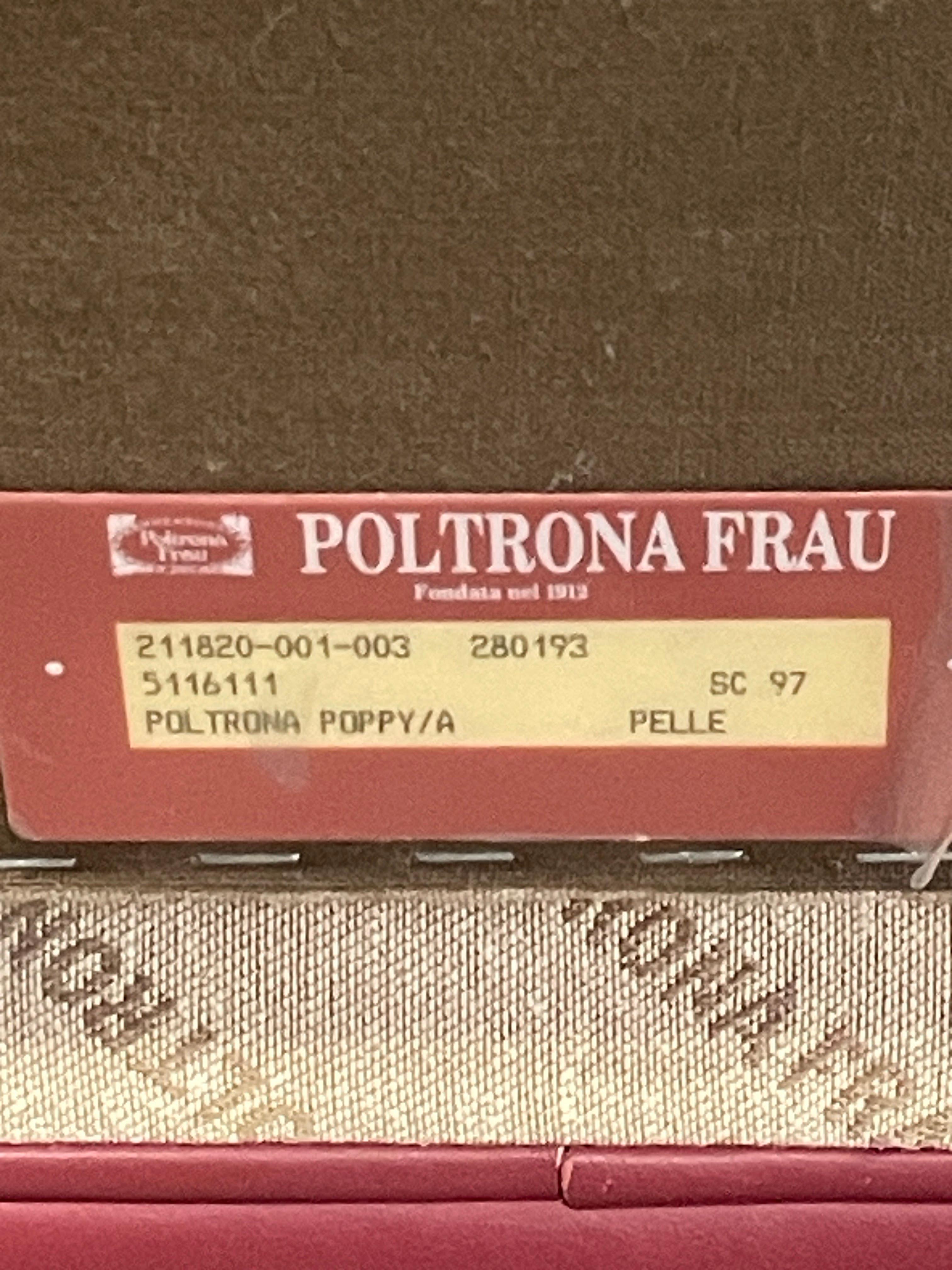 Pair of armchairs by Tito Agnoli for Poltrona Frau, mod. Poppy, 1970s For Sale 1
