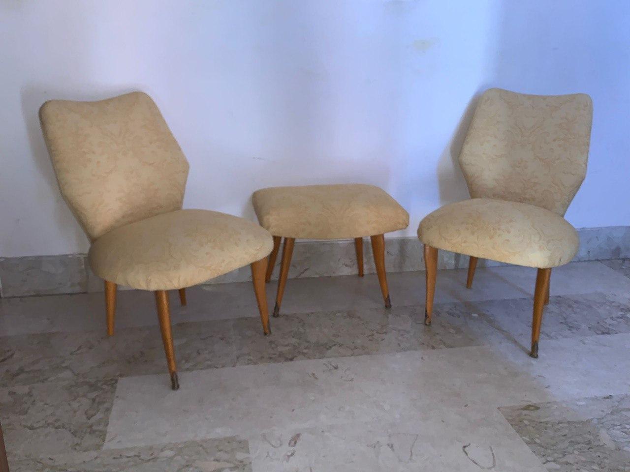 Paar italienische Design-Sessel und Poofs zugeschrieben  Wilhelm Ulrich (Messing) im Angebot